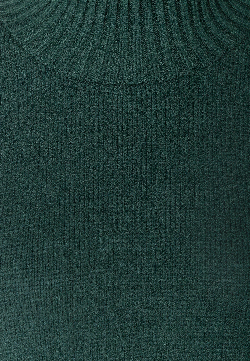 MORE & MORE Damen Rippstrickkleid in Dunkelgrün. Detailaufnahme des Stoffes, der gerippt und weich erscheint.