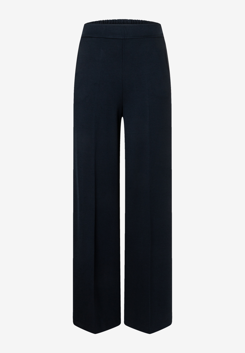 MORE & MORE schwarze Jersey-Jeans mit weitem Bein und elastischem Bund für angenehmen Tragekomfort. MORE & MORE schwarze Jersey-Jeans mit weitem Bein und elastischem Bund für angenehmen Tragekomfort.