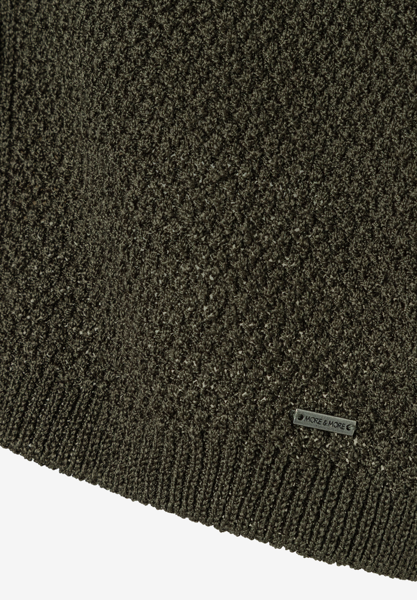 MORE & MORE Pullover: Strukturstrick mit glänzender Optik in Oliv, elastisch und angenehm zu tragen. MORE & MORE Pullover: Strukturstrick mit glänzender Optik in Oliv, elastisch und angenehm zu tragen.