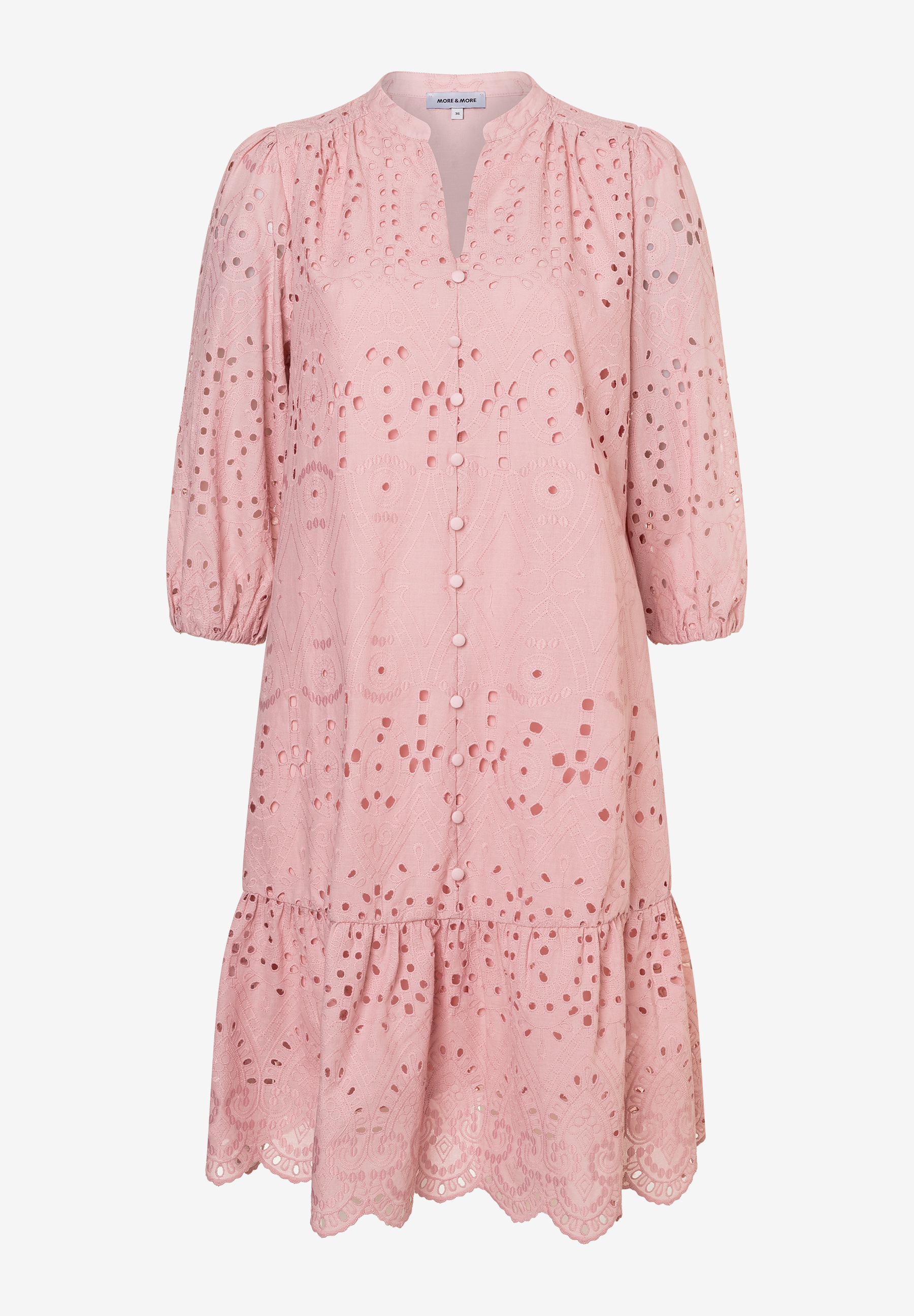 Ein rosa Kleid von MORE & MORE mit Knöpfen und Lochstickerei. Ein rosa Kleid von MORE & MORE mit Knöpfen und Lochstickerei.