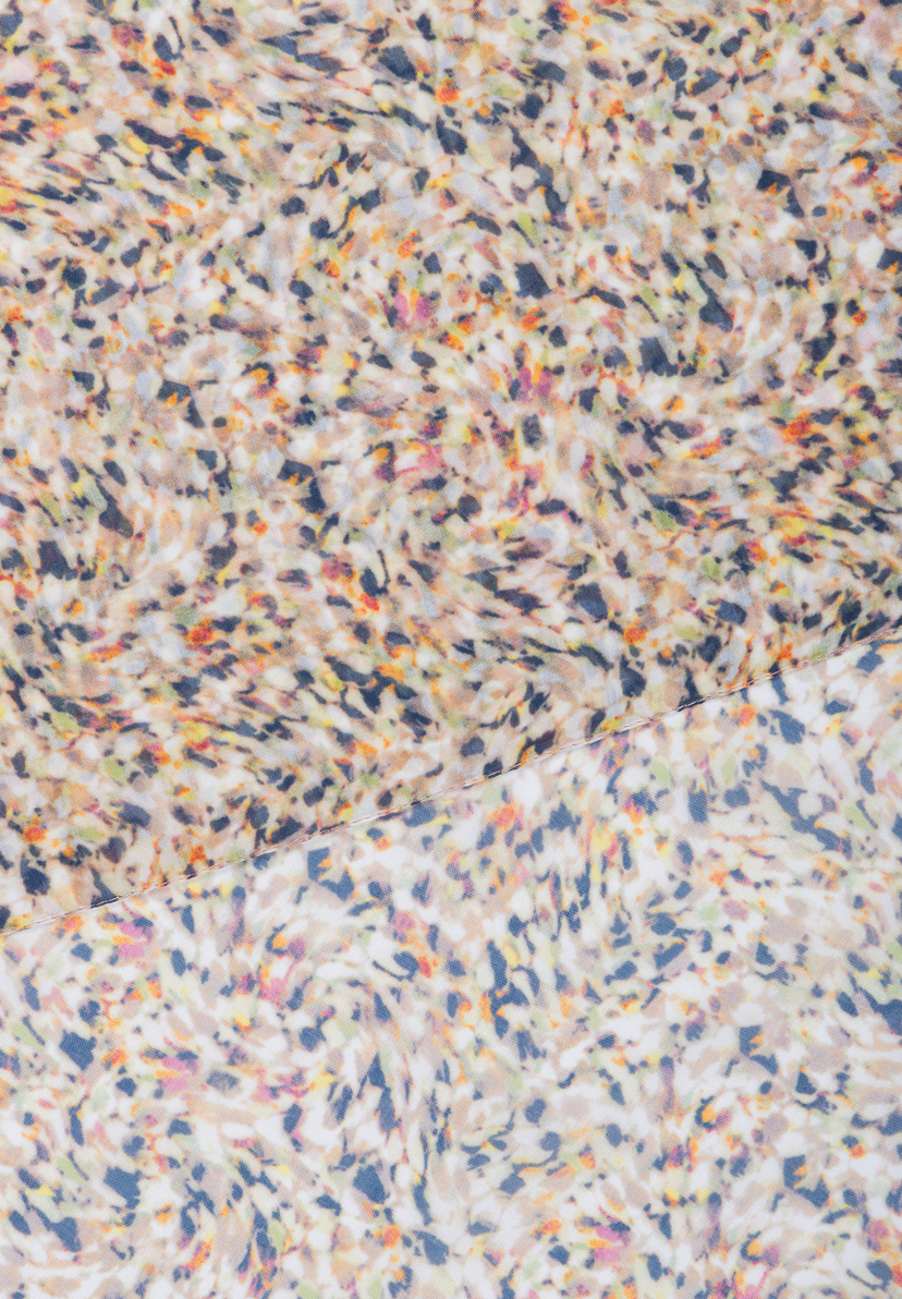 Ein Accessoire von MORE & MORE mit einem abstraktem Muster in hellen Farben. Ein Accessoire von MORE & MORE mit einem abstraktem Muster in hellen Farben.