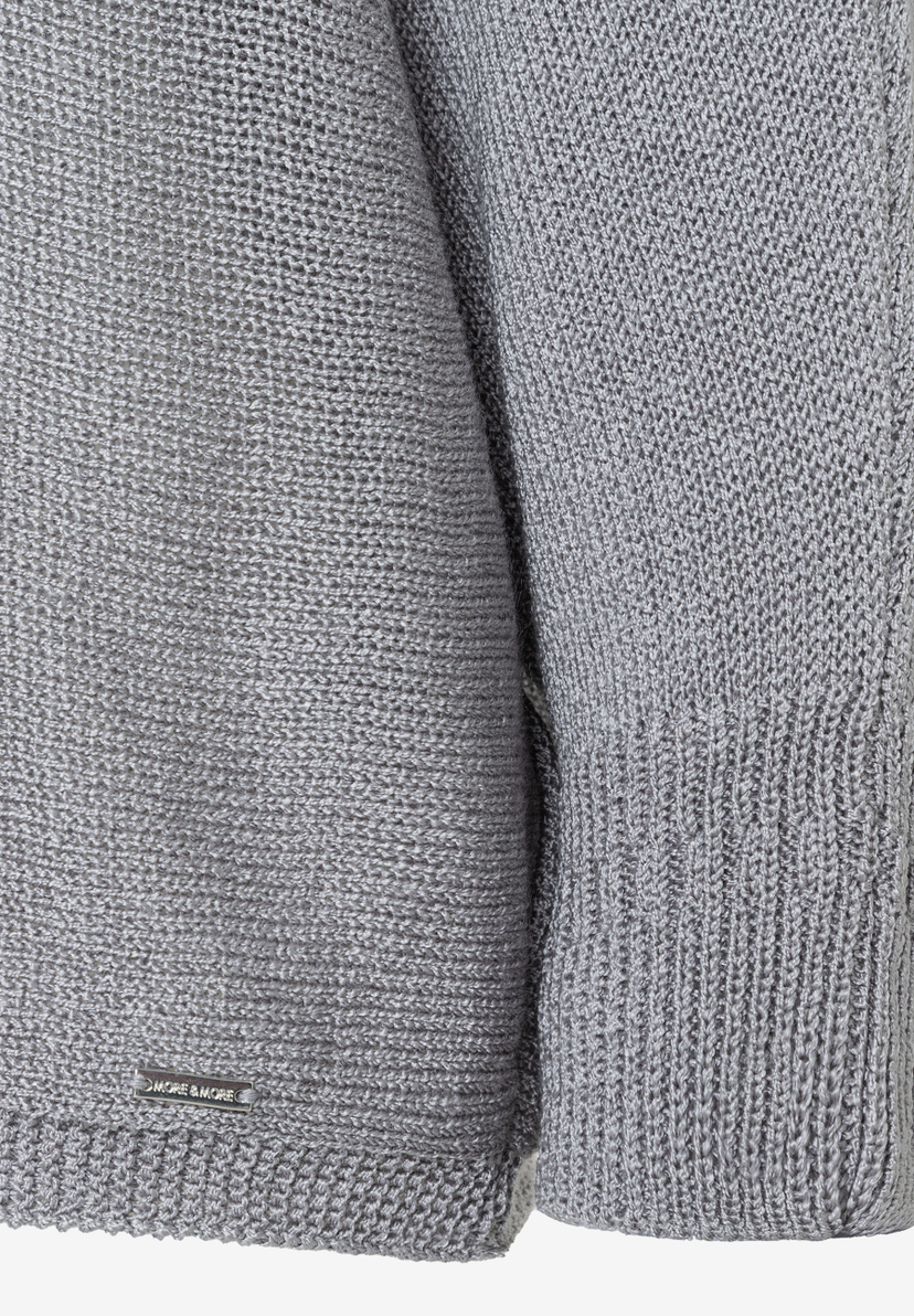 Detailaufnahme von MORE & MORE Strickware. Strickmuster, glänzende Optik. Luftig-leichter Tragekomfort. Detailaufnahme von MORE & MORE Strickware. Strickmuster, glänzende Optik. Luftig-leichter Tragekomfort.