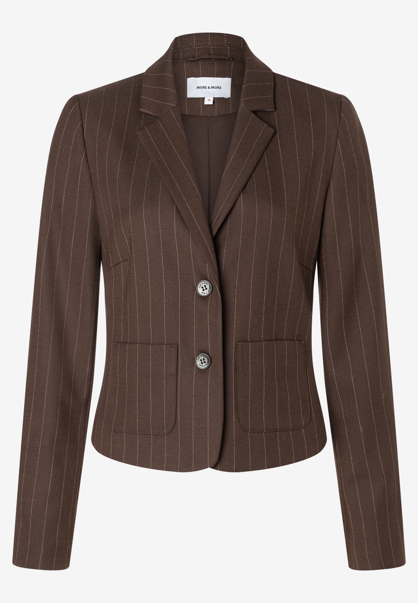 MORE & MORE Blazer in Dunkelbraun mit feinen Nadelstreifen. Klassischer Schnitt, zwei Knöpfe und Pattentaschen. MORE & MORE Blazer in Dunkelbraun mit feinen Nadelstreifen. Klassischer Schnitt, zwei Knöpfe und Pattentaschen.