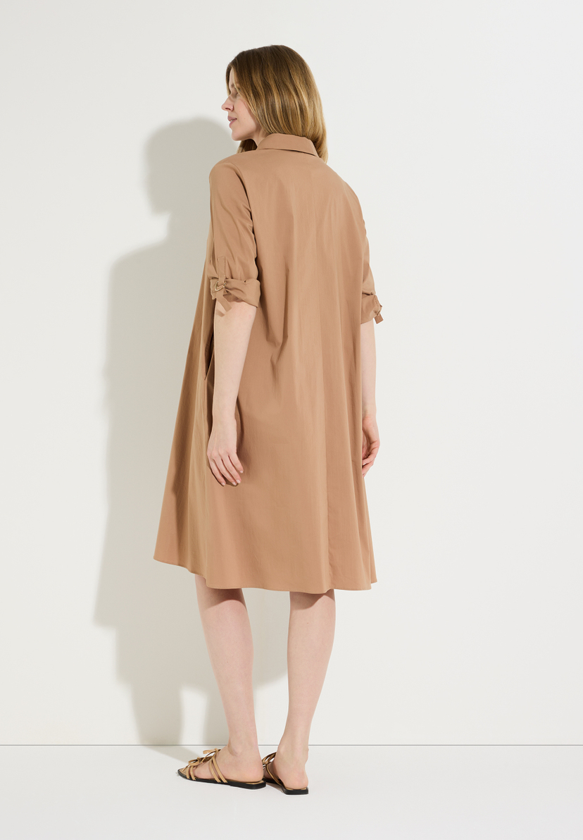 MORE & MORE Midi-Blusenkleid in Popeline-Baumwollmischung, caramel, hautfreundlich und elastisch, im Rücken stehend. MORE & MORE Midi-Blusenkleid in Popeline-Baumwollmischung, caramel, hautfreundlich und elastisch, im Rücken stehend.
