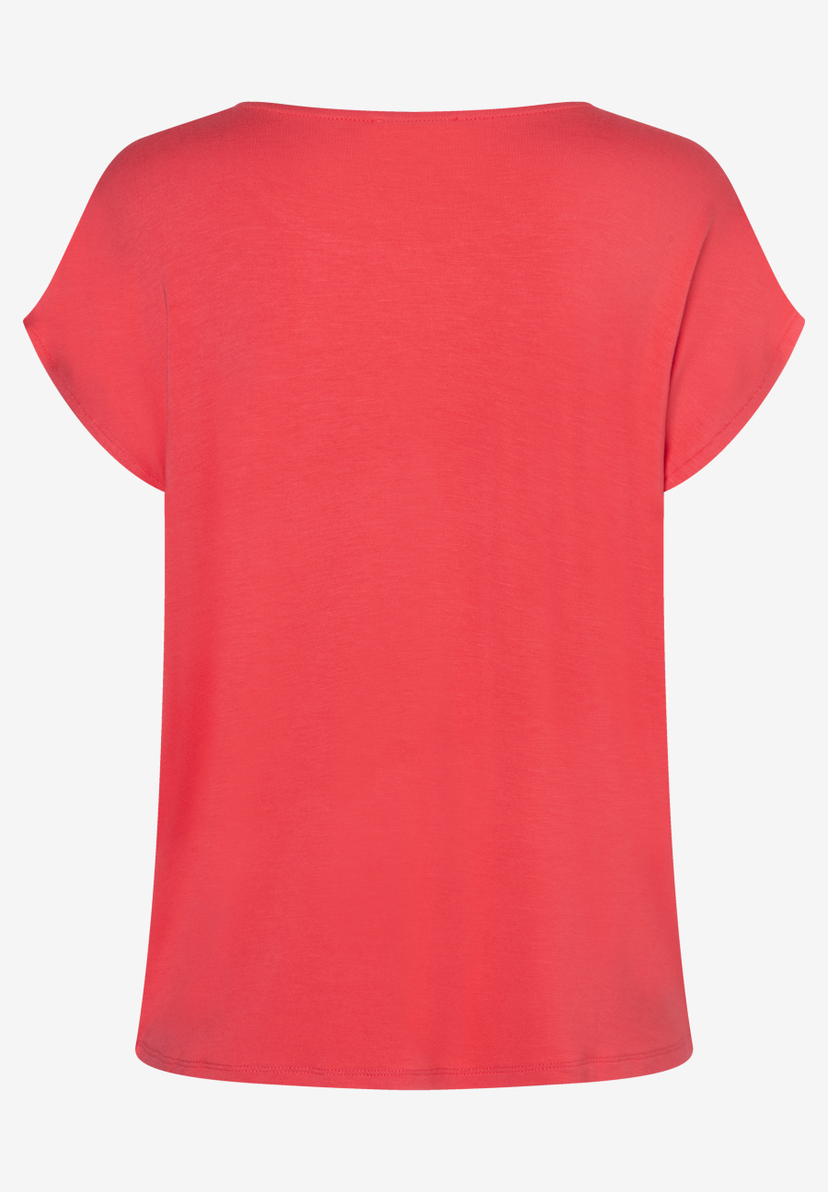 Ein korallrotes MORE & MORE T-Shirt mit kurzen Ärmeln und einem Rundhalsausschnitt. Ein korallrotes MORE & MORE T-Shirt mit kurzen Ärmeln und einem Rundhalsausschnitt.