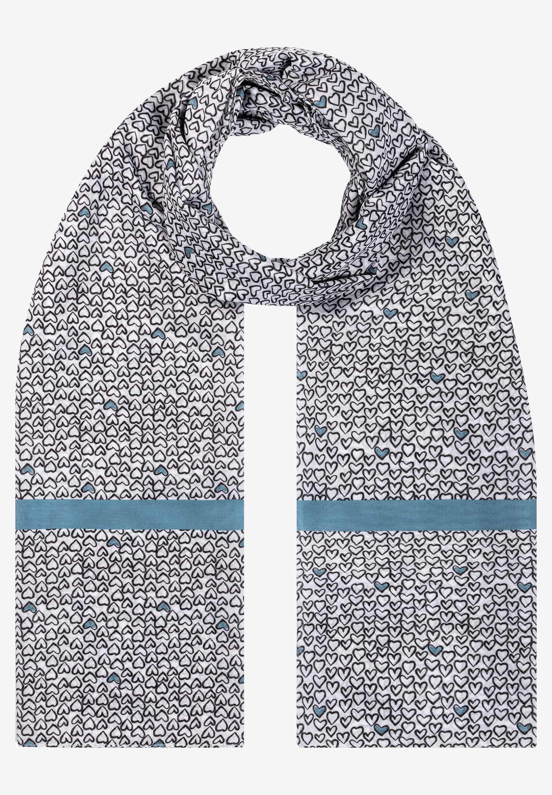 Ein weißer MORE & MORE Schal mit schwarzen Herzchen und blauem Streifen. Accessoire für Damen.