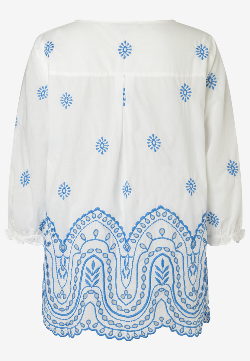 MORE & MORE Bluse aus leicht transparenter Spitze: Weiße, leicht transparente MORE & MORE Bluse mit blauer Stickerei MORE & MORE Bluse aus leicht transparenter Spitze: Weiße, leicht transparente MORE & MORE Bluse mit blauer Stickerei
