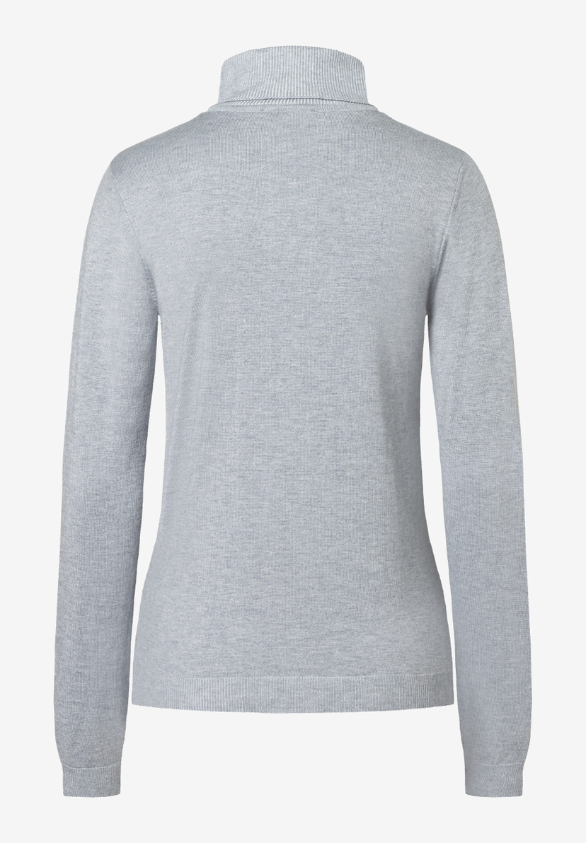 Rückansicht eines hellgrauen MORE & MORE Rollkragenpullovers mit langen Ärmeln vor einem neutralen Hintergrund. Rückansicht eines hellgrauen MORE & MORE Rollkragenpullovers mit langen Ärmeln vor einem neutralen Hintergrund.