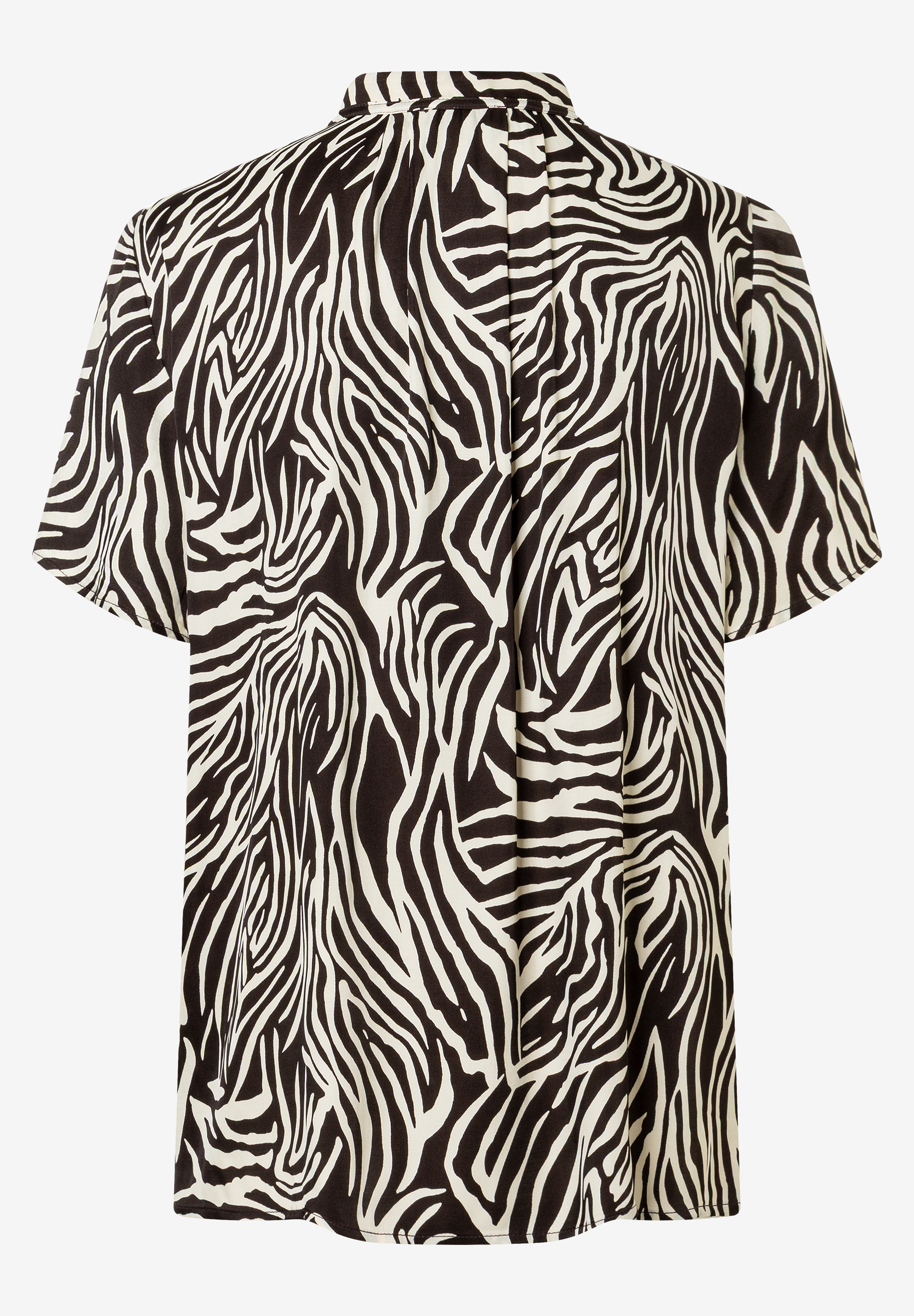Nahaufnahme einer MORE & MORE Bluse mit fließendem Zebra-Muster aus Viskose. Nahaufnahme einer MORE & MORE Bluse mit fließendem Zebra-Muster aus Viskose.