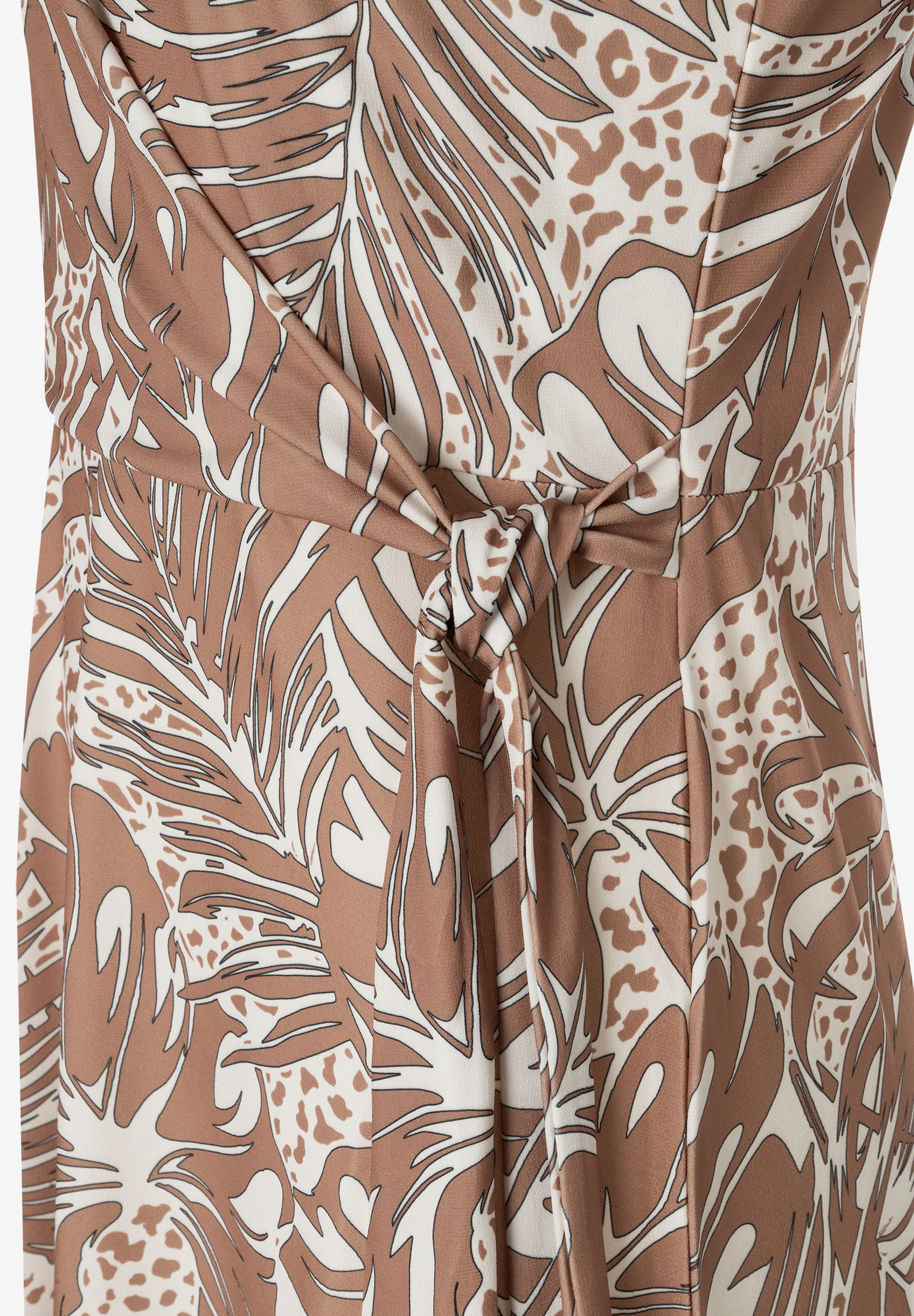 MORE & MORE Jersey-Kleid mit braun-weißem Blatt- und Animalprint. Mit V-Ausschnitt, Wickeloptik und Knotendetail an der Taille. MORE & MORE Jersey-Kleid mit braun-weißem Blatt- und Animalprint. Mit V-Ausschnitt, Wickeloptik und Knotendetail an der Taille.