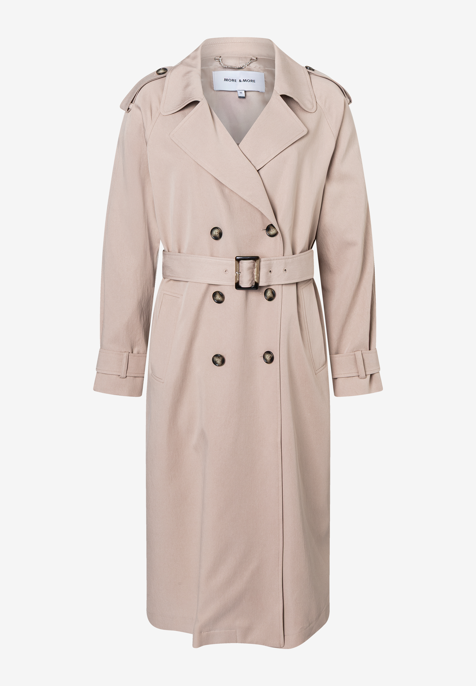Ein beigefarbener MORE & MORE Trenchcoat ist mit einem Gürtel tailliert und hat dunkle Knöpfe. Ein beigefarbener MORE & MORE Trenchcoat ist mit einem Gürtel tailliert und hat dunkle Knöpfe.