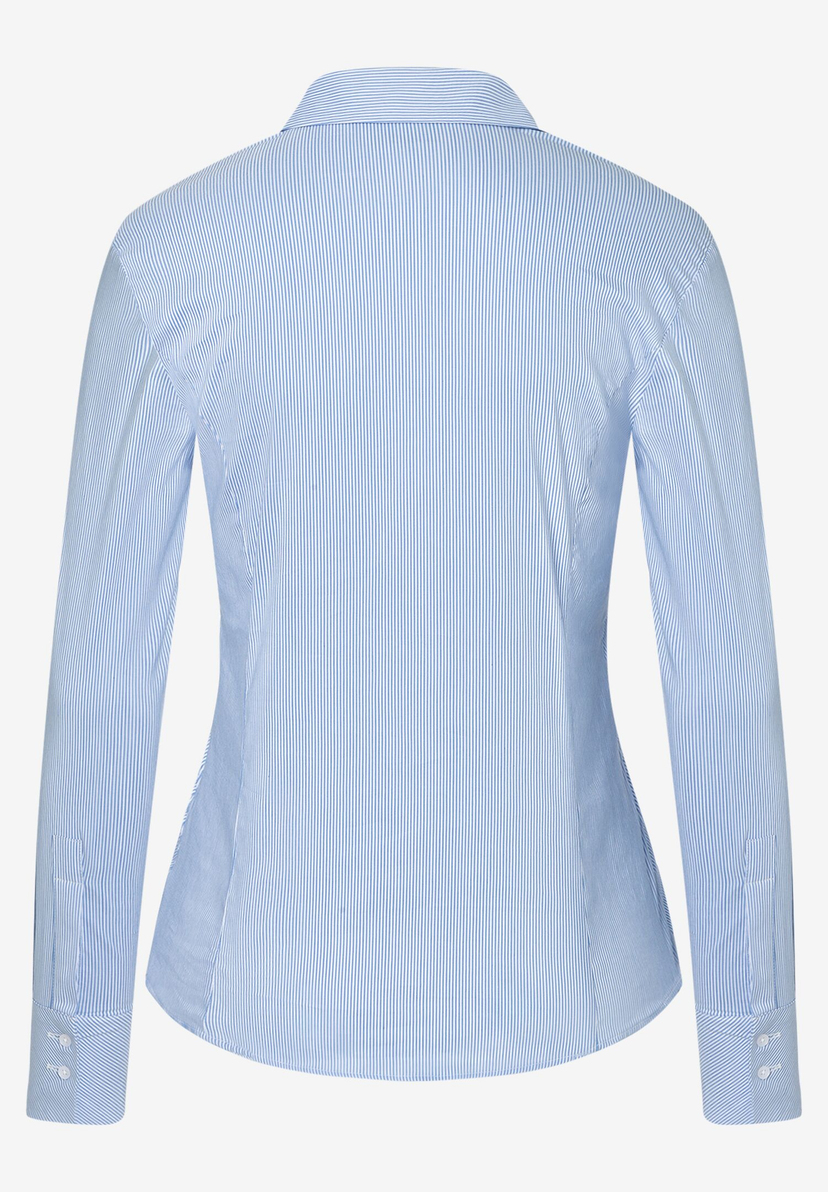 Eine MORE & MORE Bluse mit feinen, blauen Streifen und langen Ärmeln. Eine MORE & MORE Bluse mit feinen, blauen Streifen und langen Ärmeln.