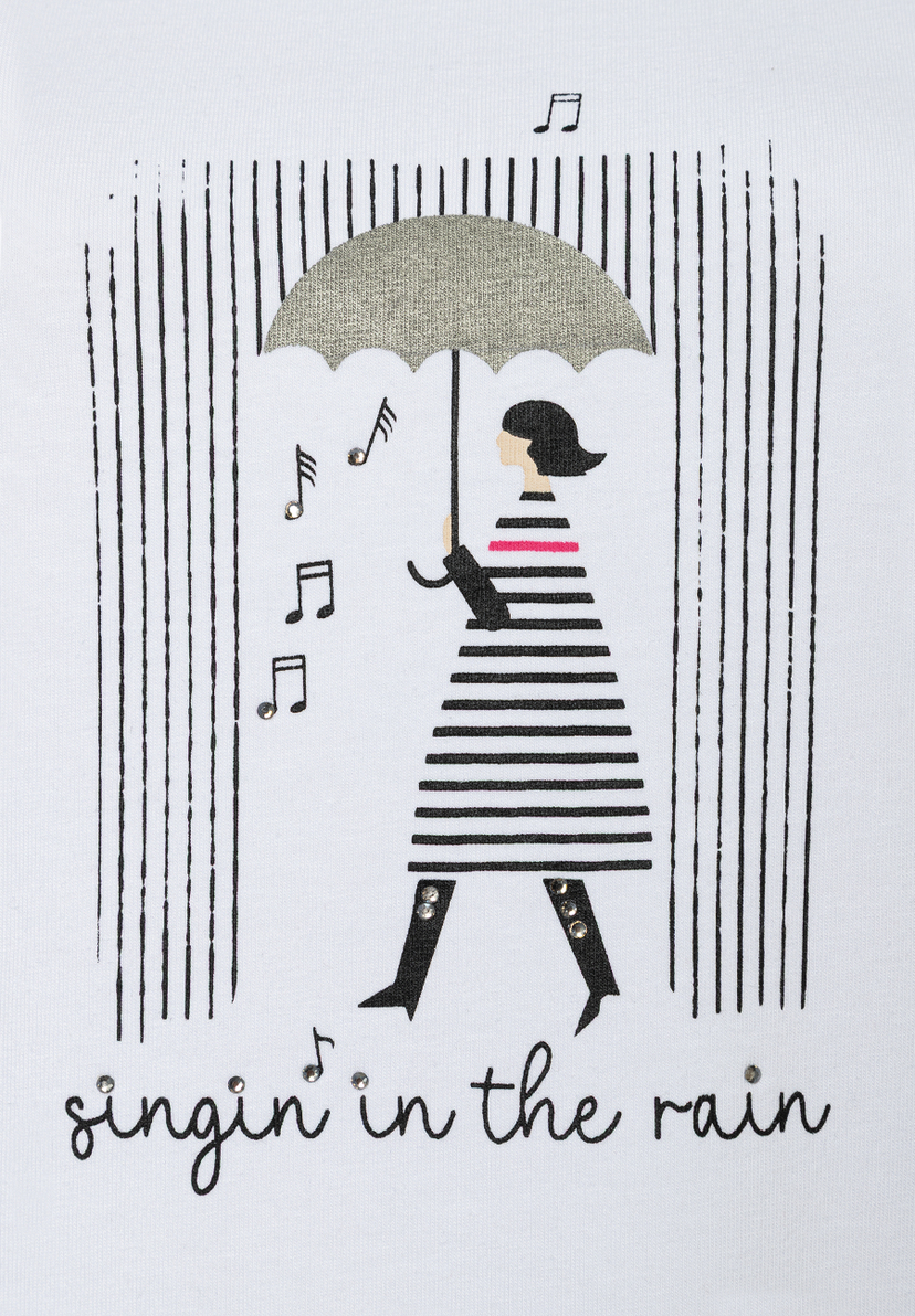 Ein MORE & MORE T-Shirt mit 'Singin' in the Rain'-Motiv: Frau mit Schirm, Noten, Regen und Schriftzug. Ein MORE & MORE T-Shirt mit 'Singin' in the Rain'-Motiv: Frau mit Schirm, Noten, Regen und Schriftzug.