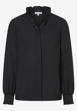 MORE & MORE schwarze Bluse mit Rüschen am Kragen und Manschetten, locker sitzend, im Studio aufgenommen.