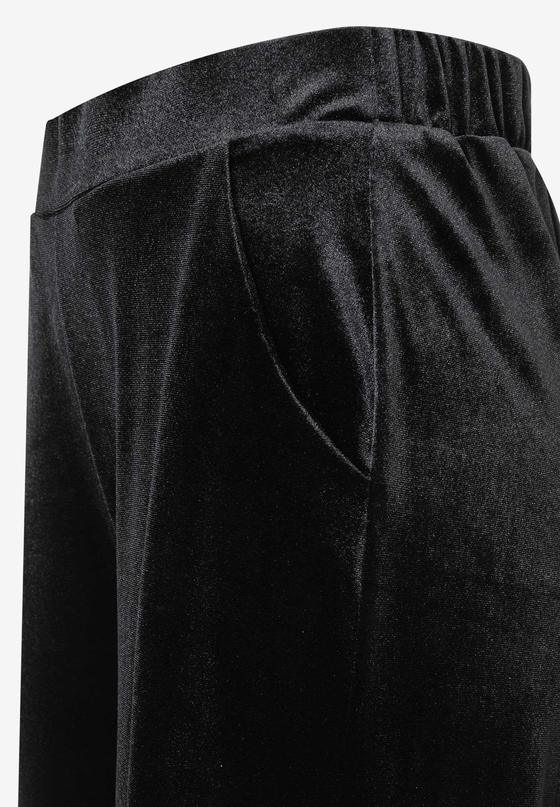 Nahaufnahme der MORE & MORE Samthose mit bequemem, elastischem Bund und glänzender Optik. Nahaufnahme der MORE & MORE Samthose mit bequemem, elastischem Bund und glänzender Optik.