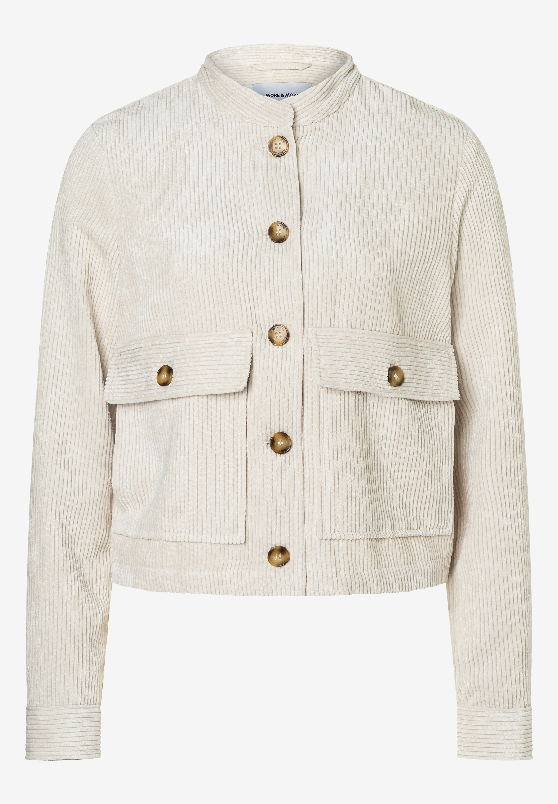 Eine beige Cordjacke von MORE & MORE mit Knopfleiste und aufgesetzten Taschen. Eine beige Cordjacke von MORE & MORE mit Knopfleiste und aufgesetzten Taschen.