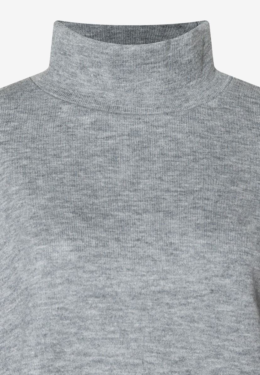 Nahaufnahme eines grauen MORE & MORE Jersey-Rollkragensweatshirts mit angenehmem Tragekomfort und weichem Griff. Nahaufnahme eines grauen MORE & MORE Jersey-Rollkragensweatshirts mit angenehmem Tragekomfort und weichem Griff.