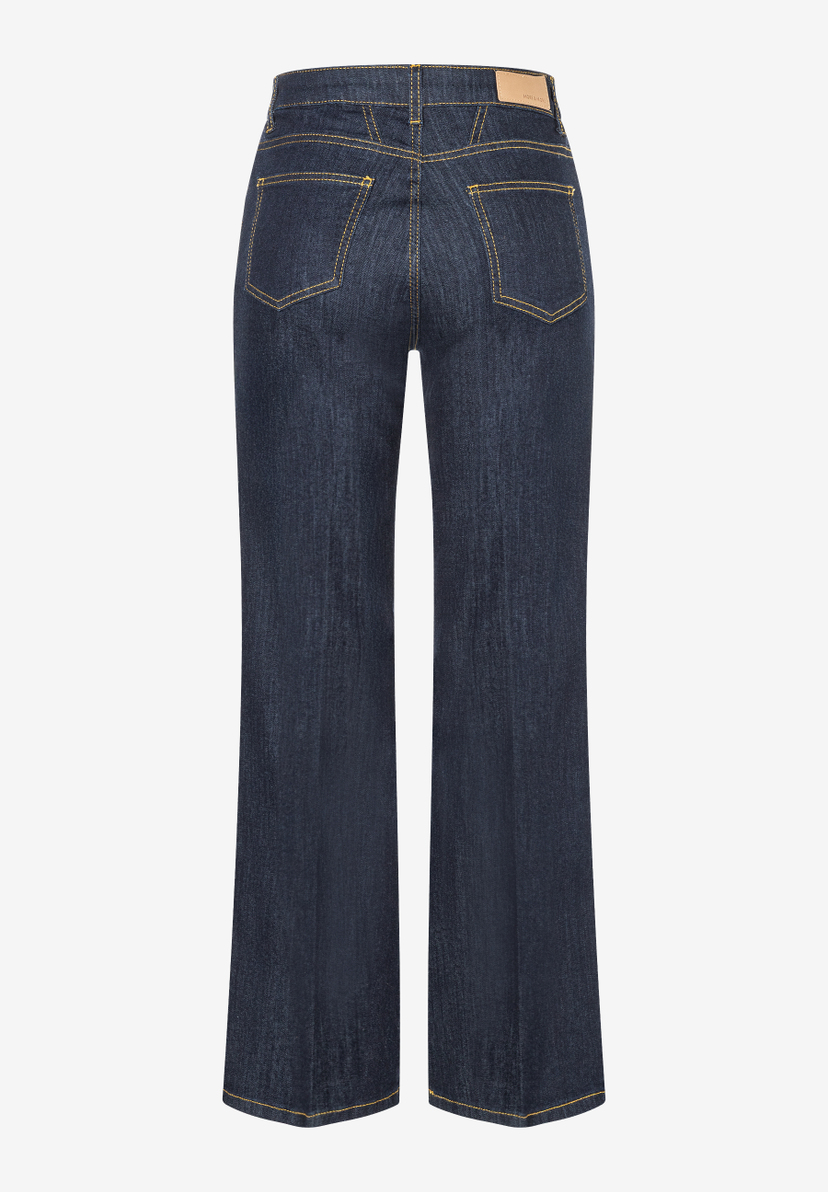 Eine Jeans von MORE & MORE mit geradem Bein und gelben Nähten. Eine Jeans von MORE & MORE mit geradem Bein und gelben Nähten.