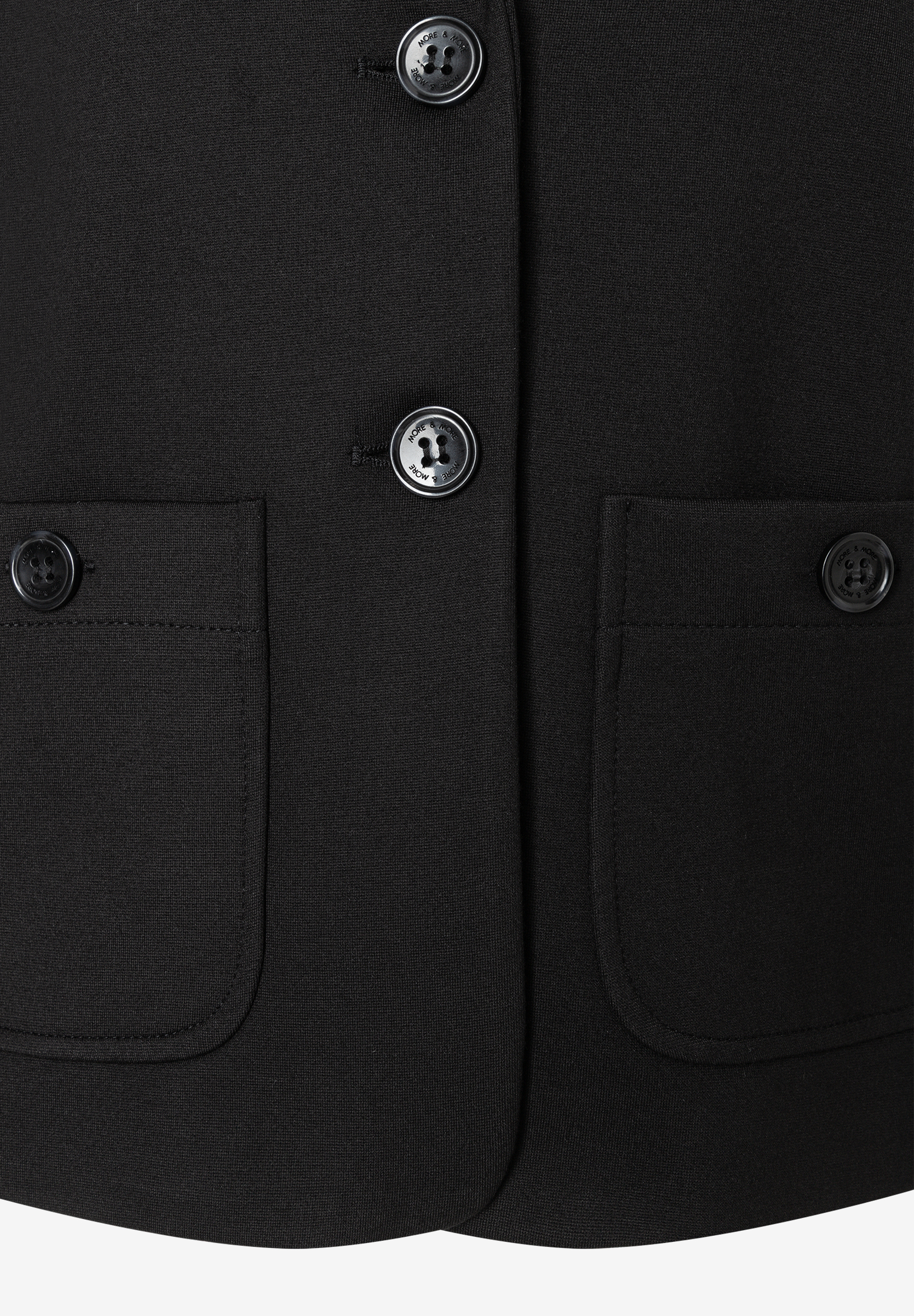 MORE & MORE Blazer aus Jersey. Drei Knöpfe, zwei aufgesetzte Taschen. Angenehmer Tragekomfort, elastisch. MORE & MORE Blazer aus Jersey. Drei Knöpfe, zwei aufgesetzte Taschen. Angenehmer Tragekomfort, elastisch.