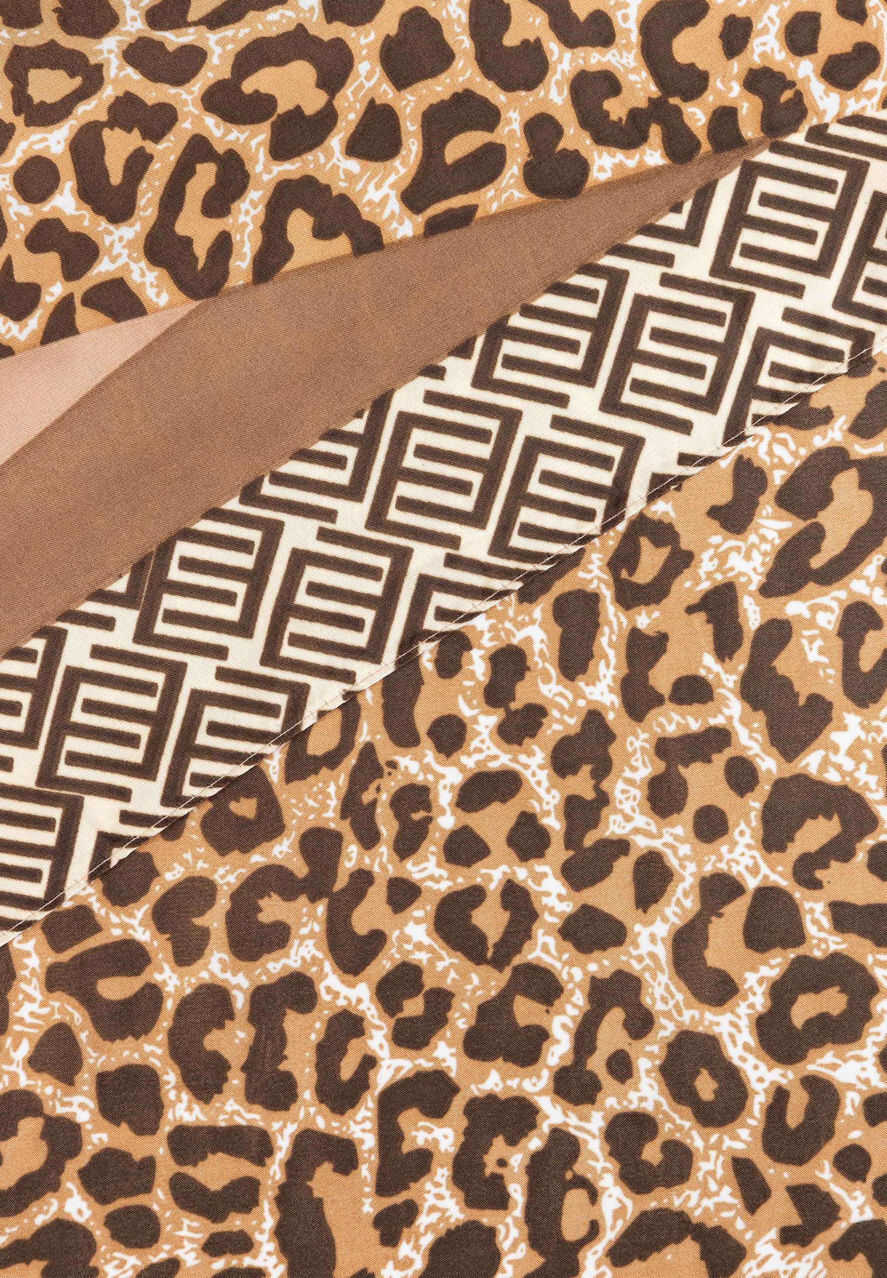 MORE & MORE Accessoire: Brauner Stoff mit Leopardenmuster und geometrischem Muster, diagonal geteilt