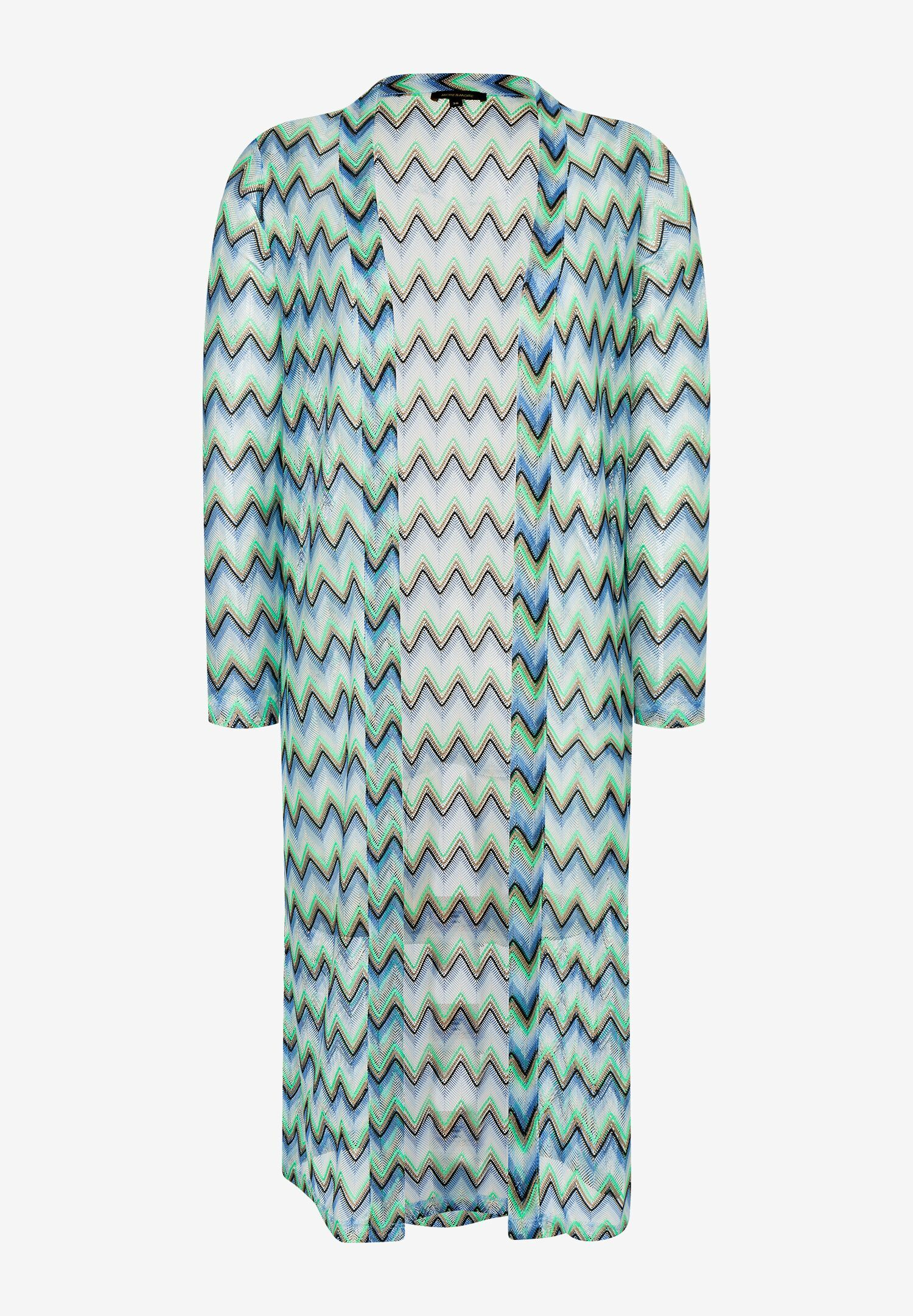 Ein MORE & MORE Oberteil mit einem auffälligen Zickzackmuster in Blau- und Grüntönen. Ein MORE & MORE Oberteil mit einem auffälligen Zickzackmuster in Blau- und Grüntönen.