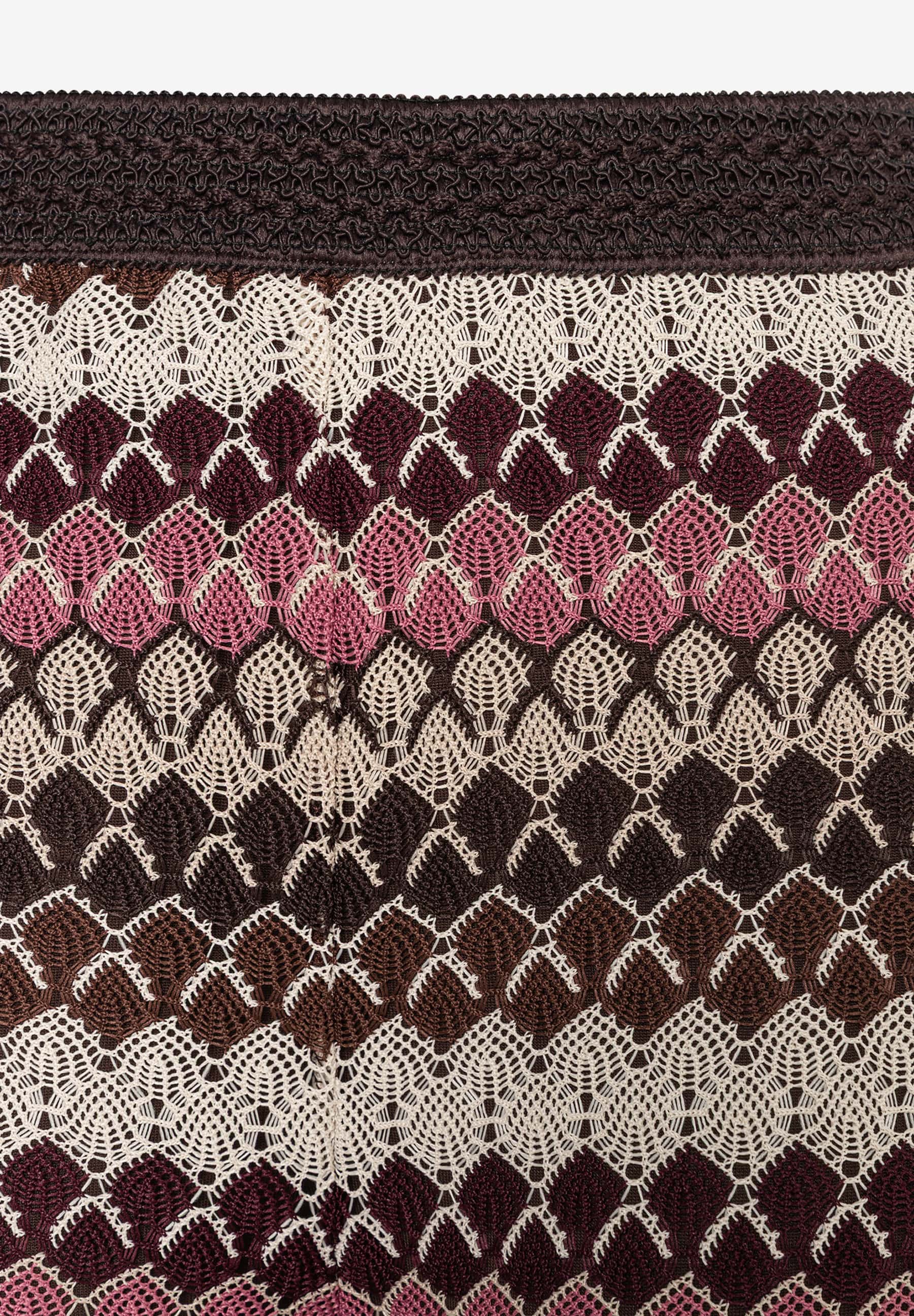 MORE & MORE Jeans aus Strukturjersey mit Zickzackmuster in Braun, Rosa und Beige. Komfortabel und elastisch. MORE & MORE Jeans aus Strukturjersey mit Zickzackmuster in Braun, Rosa und Beige. Komfortabel und elastisch.