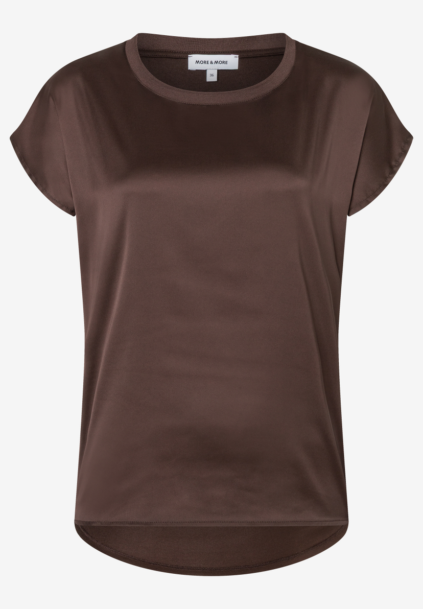 MORE & MORE T-Shirt aus Satin in Braun. Kurzärmliges Oberteil mit glänzendem Finish und geripptem Rundhalsausschnitt. MORE & MORE T-Shirt aus Satin in Braun. Kurzärmliges Oberteil mit glänzendem Finish und geripptem Rundhalsausschnitt.