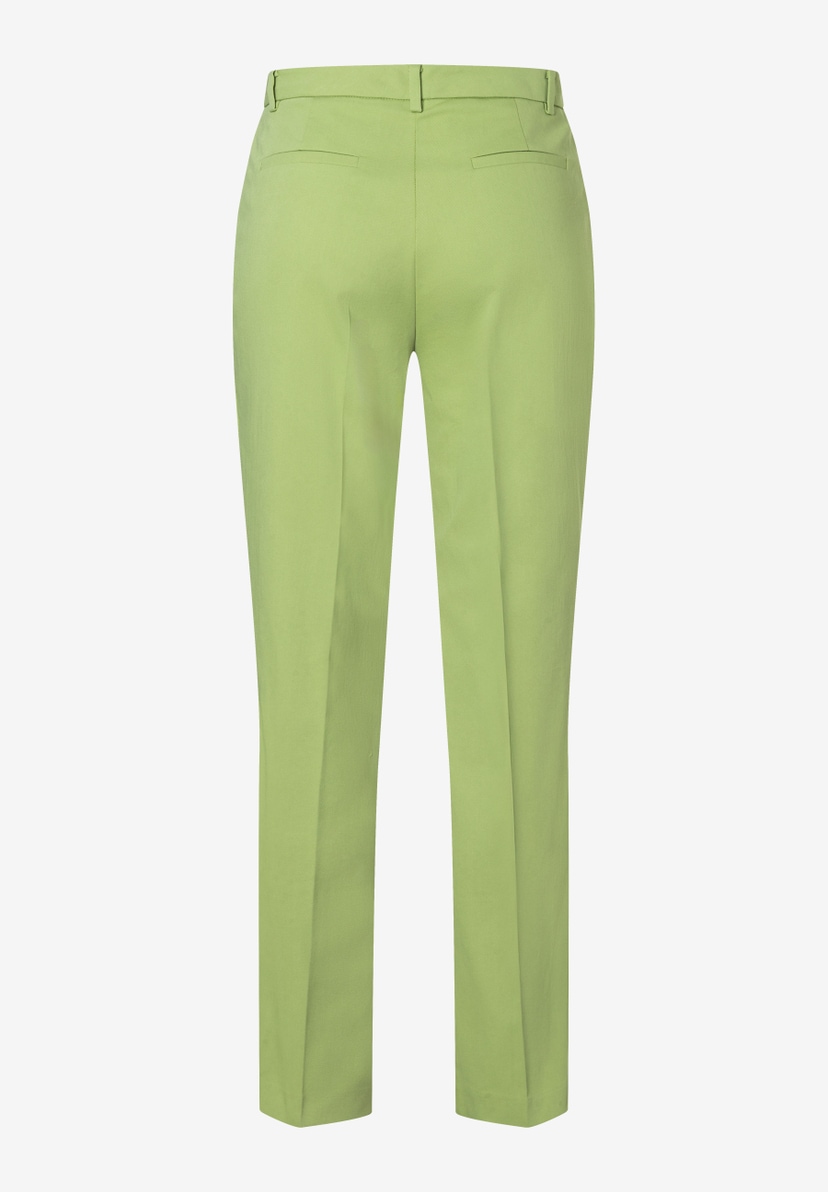 Eine MORE & MORE Hose aus Gabardine in hellem Grün, elastisch für bequemen Tragekomfort. Eine MORE & MORE Hose aus Gabardine in hellem Grün, elastisch für bequemen Tragekomfort.