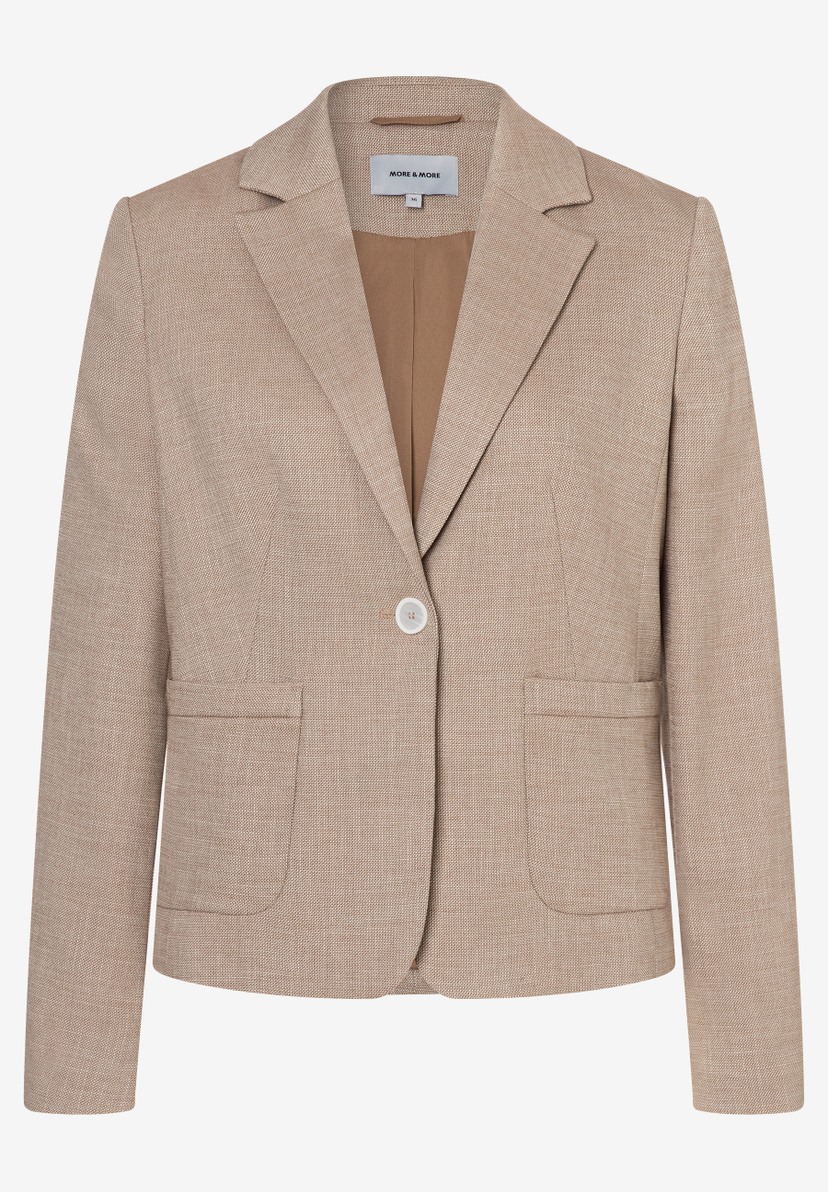 Ein beiger Blazer von MORE & MORE mit einer Knopfleiste und Taschen. Ein beiger Blazer von MORE & MORE mit einer Knopfleiste und Taschen.