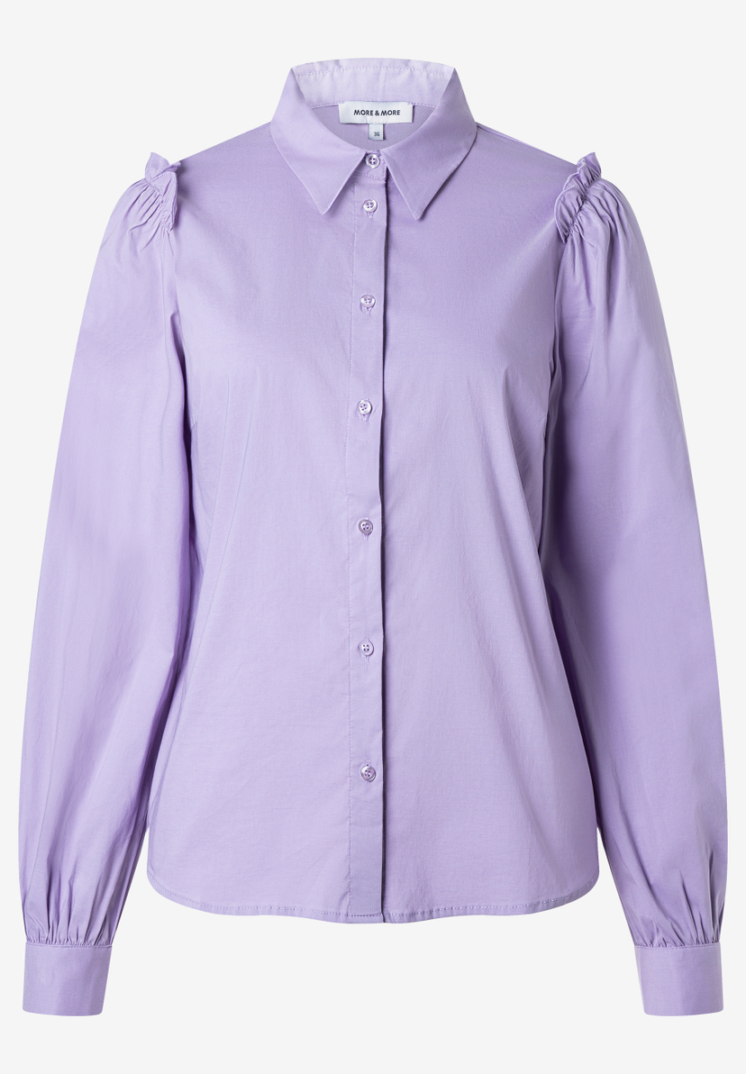 MORE & MORE Bluse in Lila, mit Puffärmeln und Manschetten, auf neutralem Hintergrund. MORE & MORE Bluse in Lila, mit Puffärmeln und Manschetten, auf neutralem Hintergrund.
