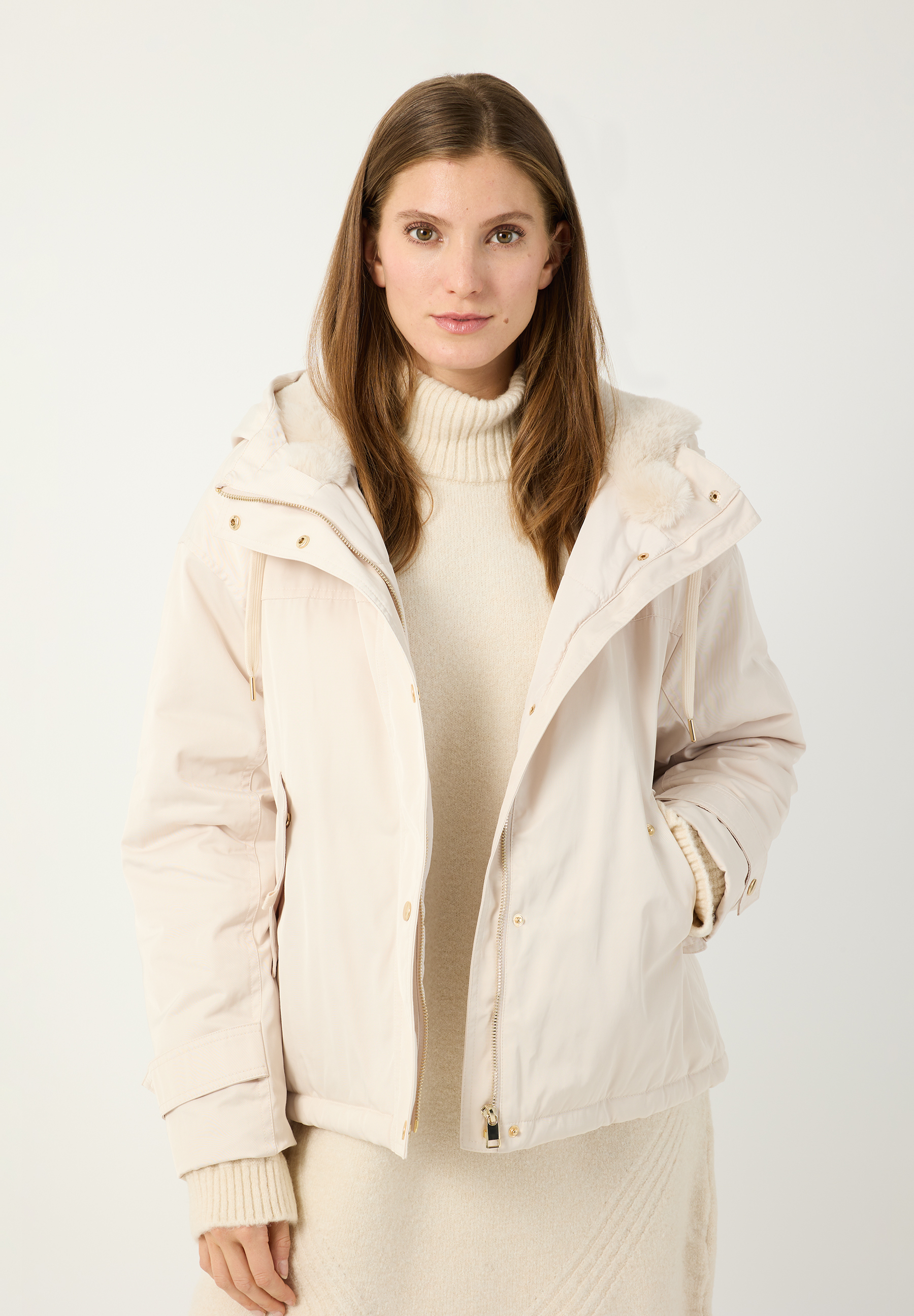 MORE & MORE Damen Webware-Jacke aus Kunstfell, lässig. Beige Oversize-Jacke mit Kapuze & Reißverschluss, vorne offen.