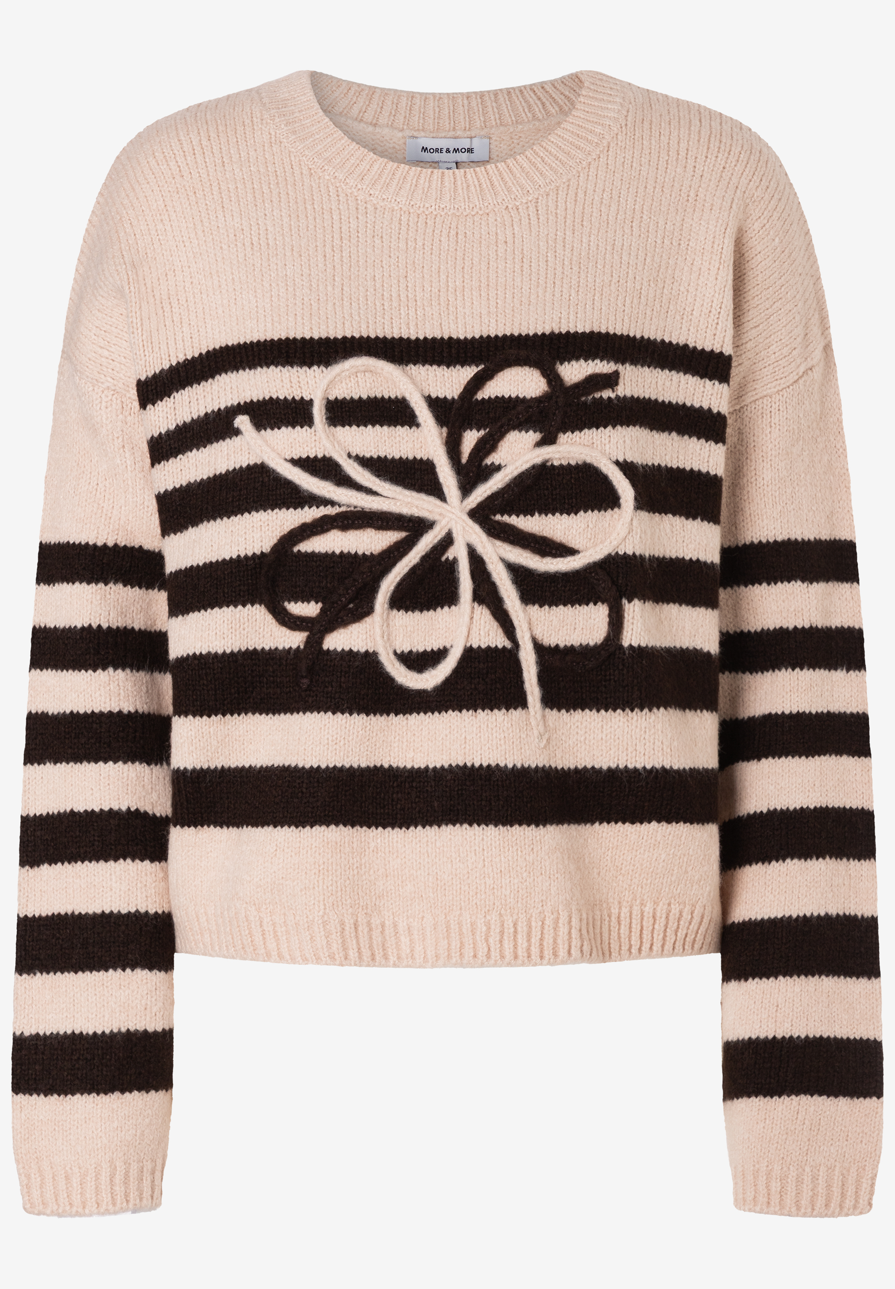 MORE & MORE Pullover: Beiger Strickpullover mit schwarzen Querstreifen und einer Schleifenapplikation vorne.