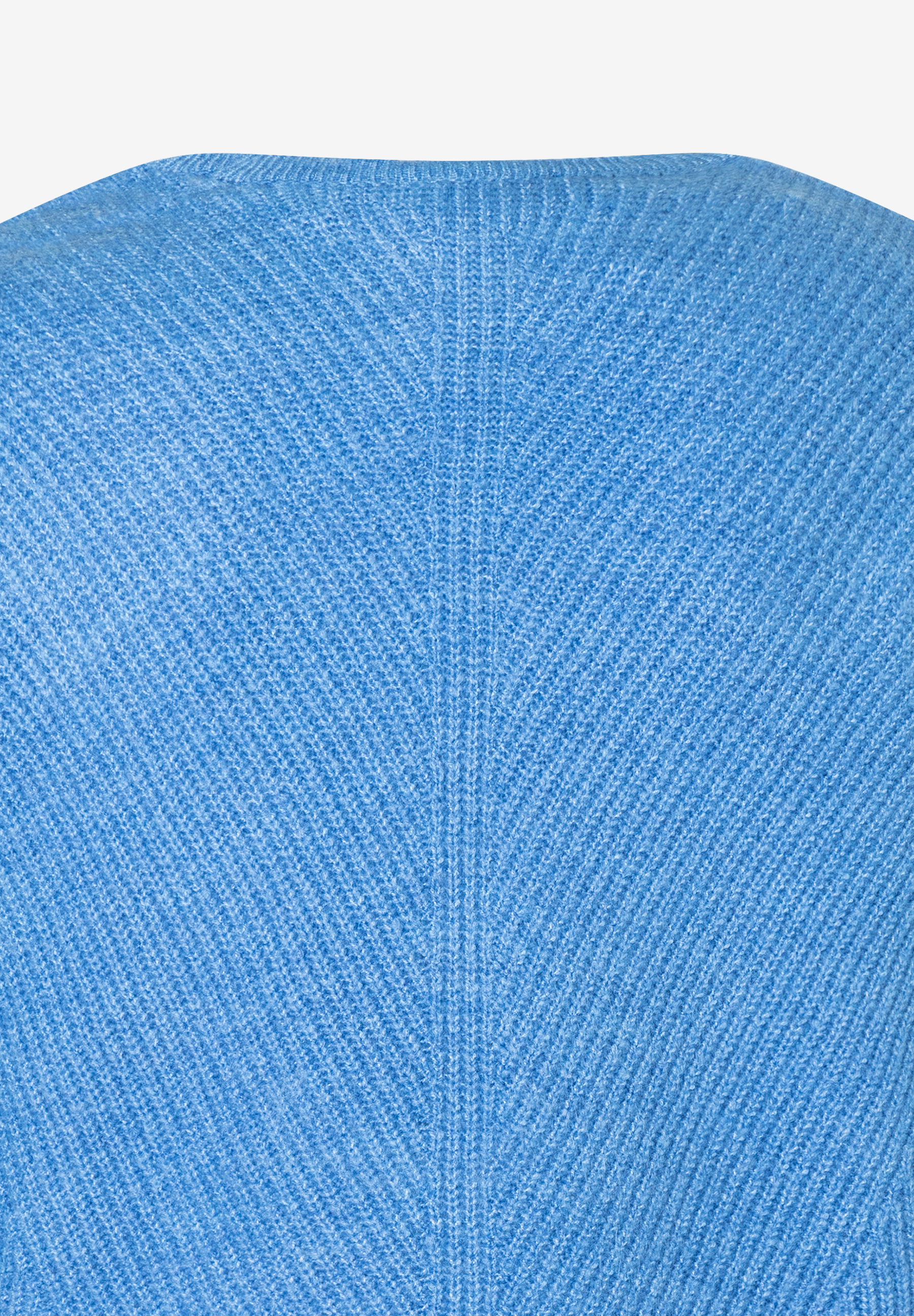 Nahaufnahme des hellblauen Rippstrick-Pullovers von MORE & MORE mit weichem Griff und angenehmem Tragekomfort. Nahaufnahme des hellblauen Rippstrick-Pullovers von MORE & MORE mit weichem Griff und angenehmem Tragekomfort.