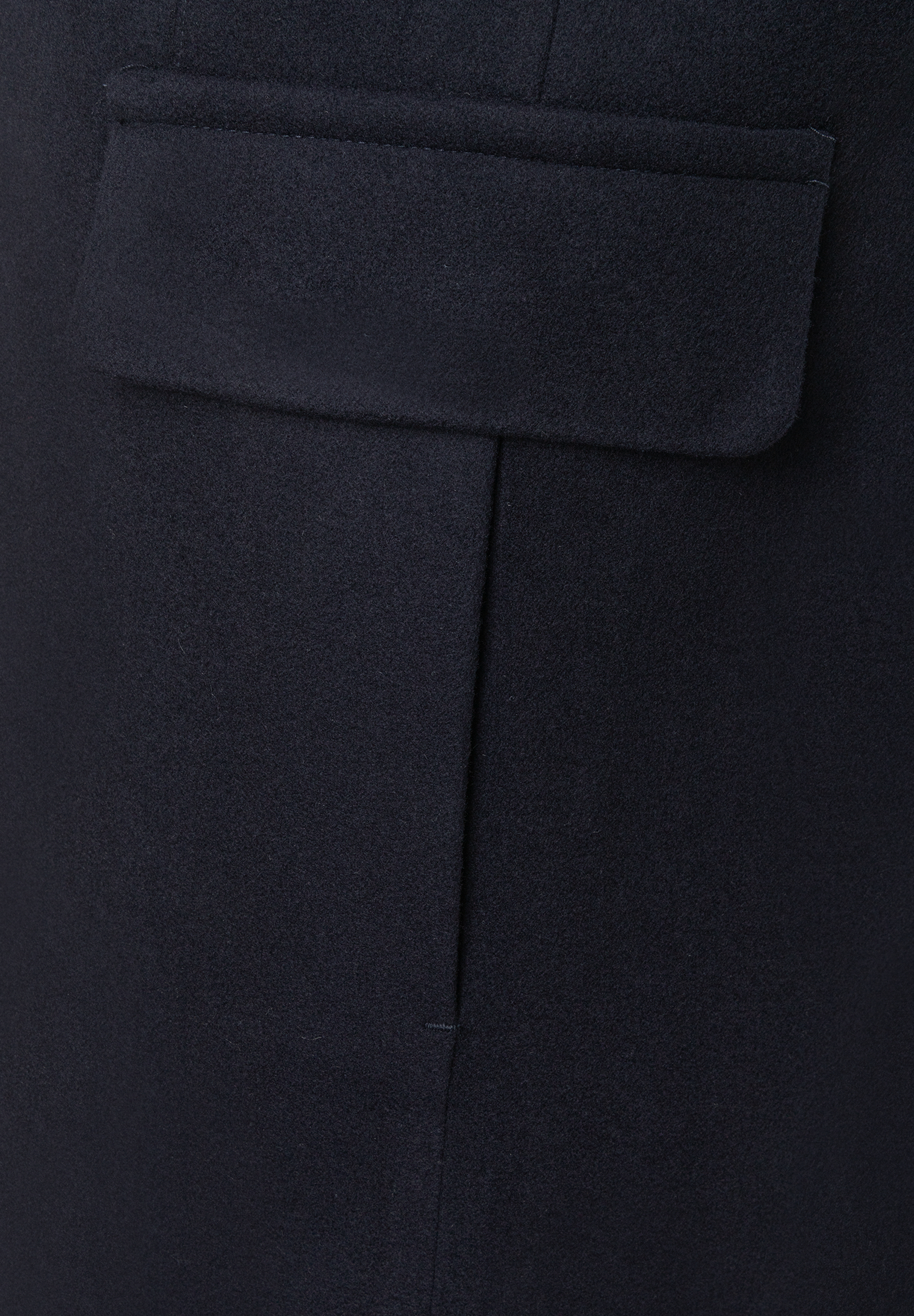 MORE & MORE Mantel aus meliertem Stoff in Navy mit einer kleinen Tasche. Texturierter Wollstoff. MORE & MORE Mantel aus meliertem Stoff in Navy mit einer kleinen Tasche. Texturierter Wollstoff.