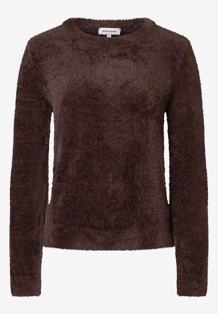 Ein brauner Strickpullover von MORE & MORE mit angenehmem Tragekomfort. Ein brauner Strickpullover von MORE & MORE mit angenehmem Tragekomfort.
