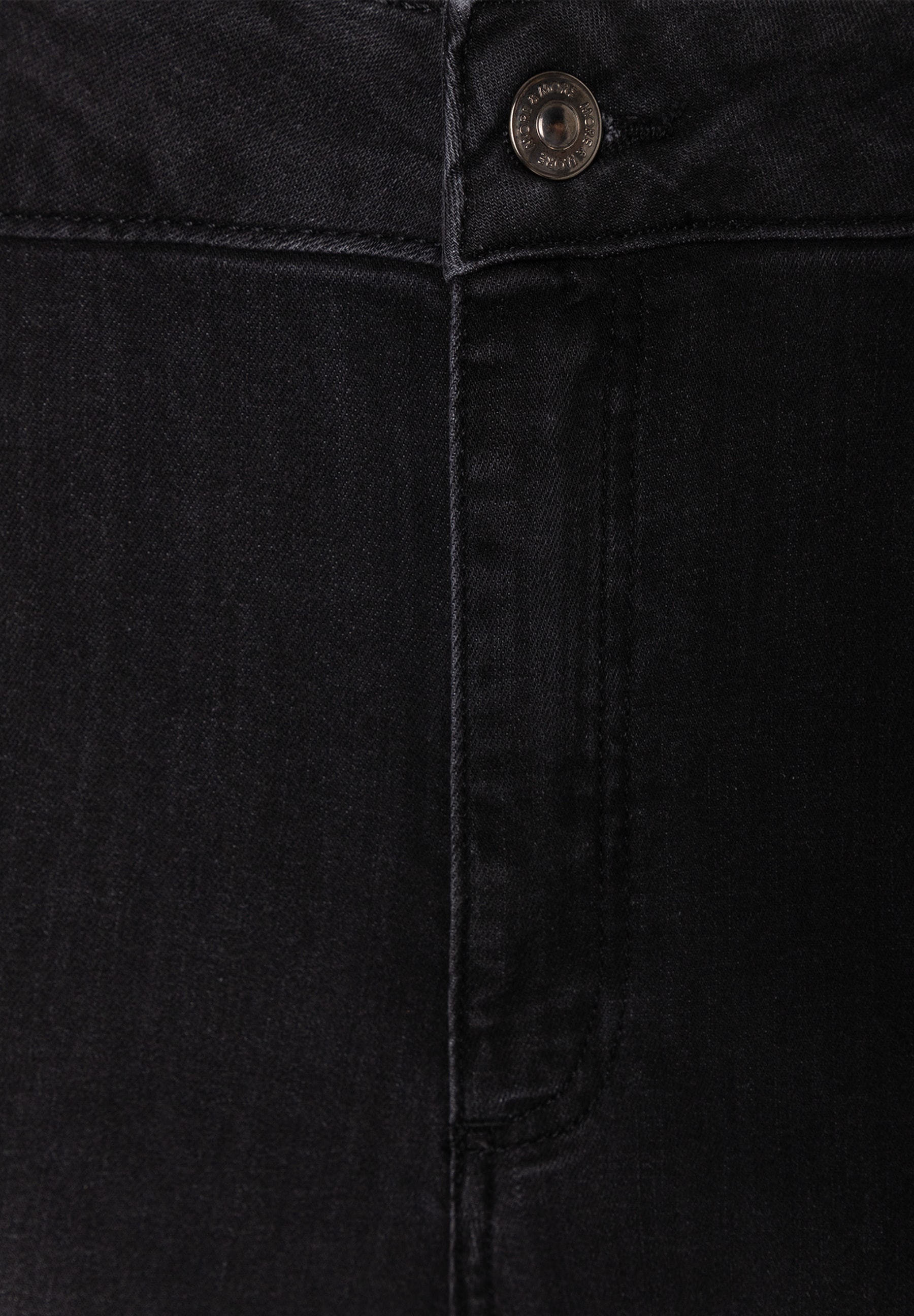 MORE & MORE schwarze Denim-Jeans mit Knopfverschluss und Reißverschluss, die sowohl bequem als auch elastisch ist. MORE & MORE schwarze Denim-Jeans mit Knopfverschluss und Reißverschluss, die sowohl bequem als auch elastisch ist.