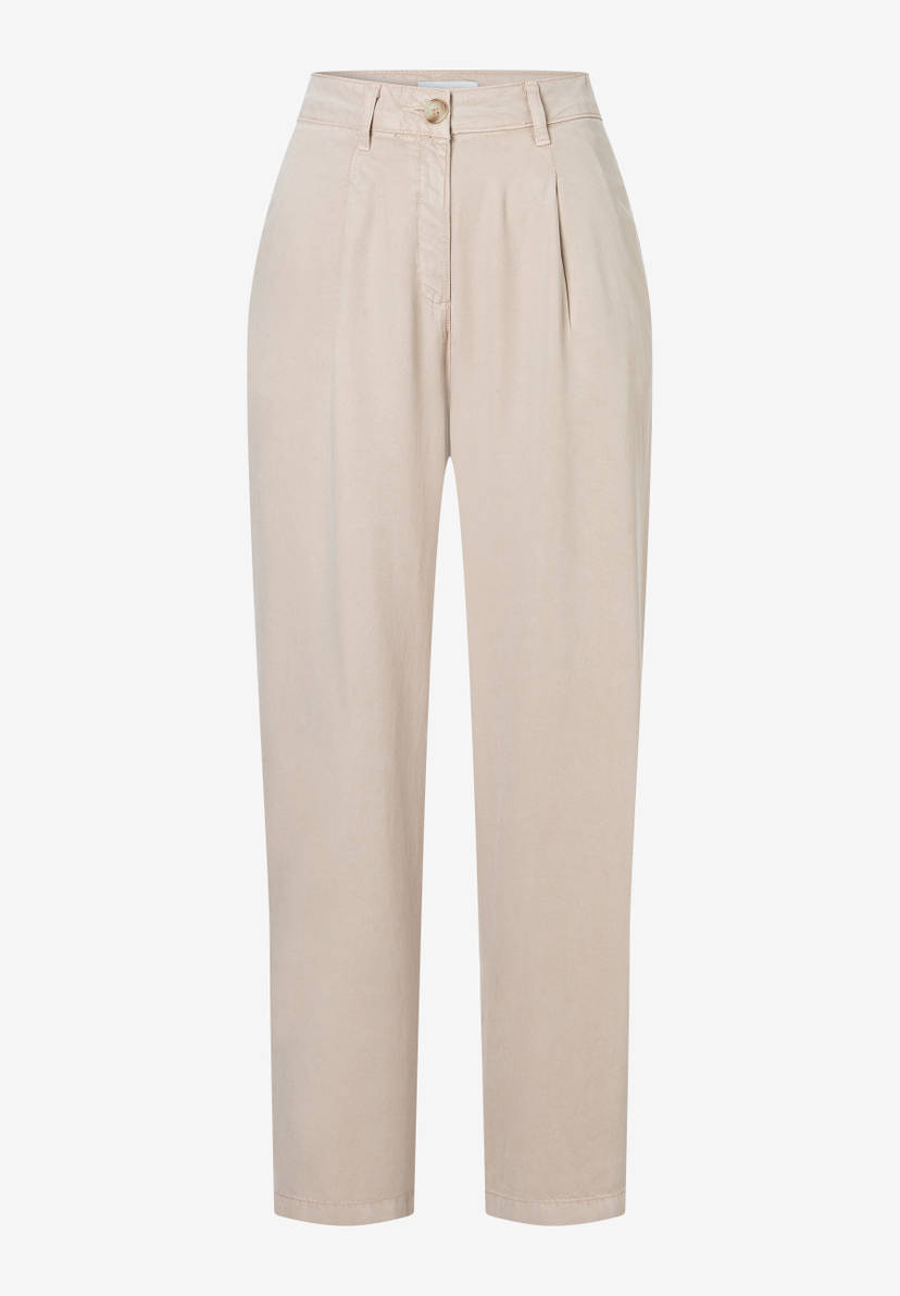 MORE & MORE Damen-Jeans: Helle Hose mit Bundfalten, Knopf- und Reißverschluss, für bequemen Tragekomfort. MORE & MORE Damen-Jeans: Helle Hose mit Bundfalten, Knopf- und Reißverschluss, für bequemen Tragekomfort.