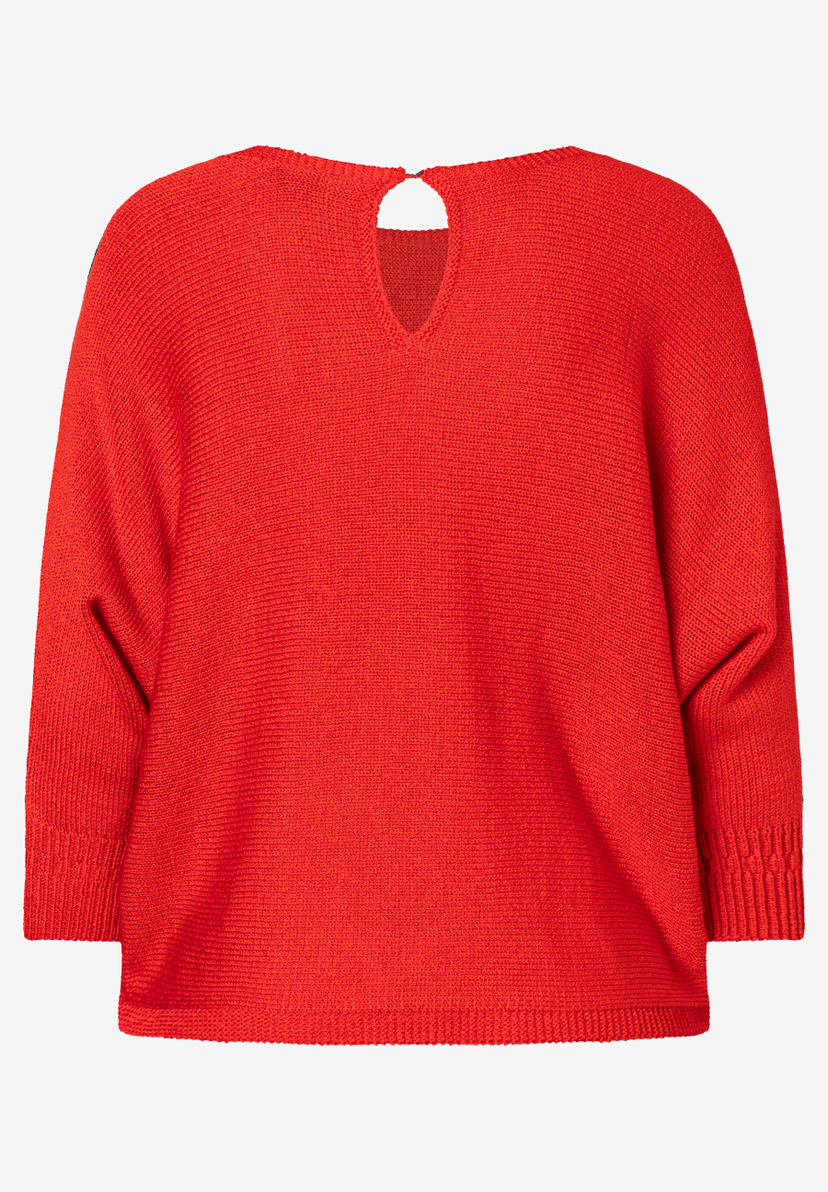 Roter Strickpullover von MORE & MORE mit Dreiviertelärmeln und Tropfenausschnitt auf der Rückseite. Roter Strickpullover von MORE & MORE mit Dreiviertelärmeln und Tropfenausschnitt auf der Rückseite.