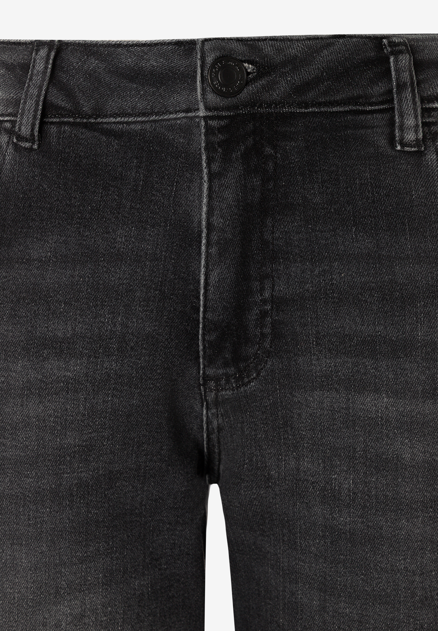 MORE & MORE Jeans: Nahaufnahme einer schwarzen Jeans. Der Bund mit Knopf und Gürtelschlaufen ist zu sehen.