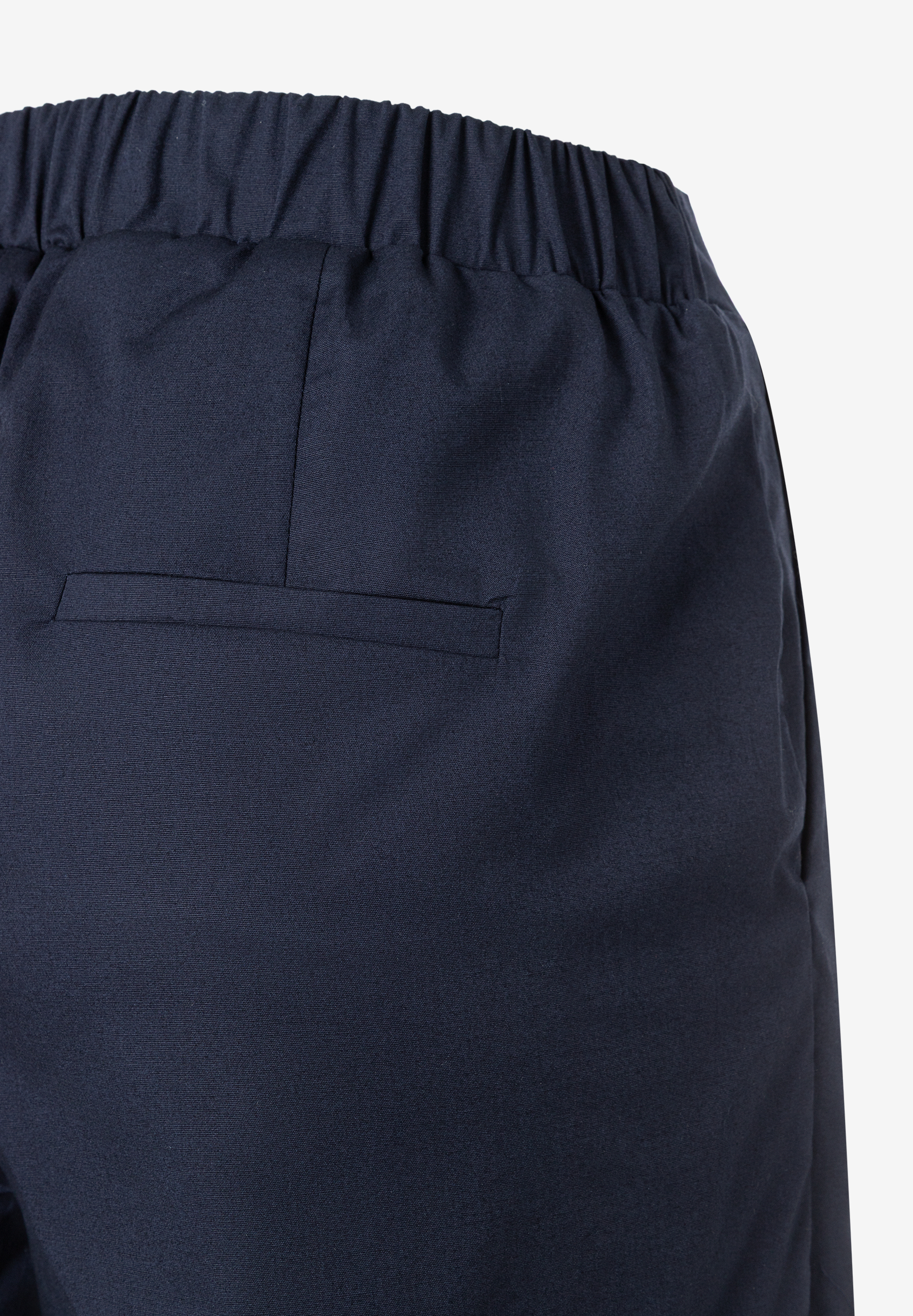 Detailansicht der MORE & MORE Hose mit Gummibund und Gesäßtasche. Detailansicht der MORE & MORE Hose mit Gummibund und Gesäßtasche.