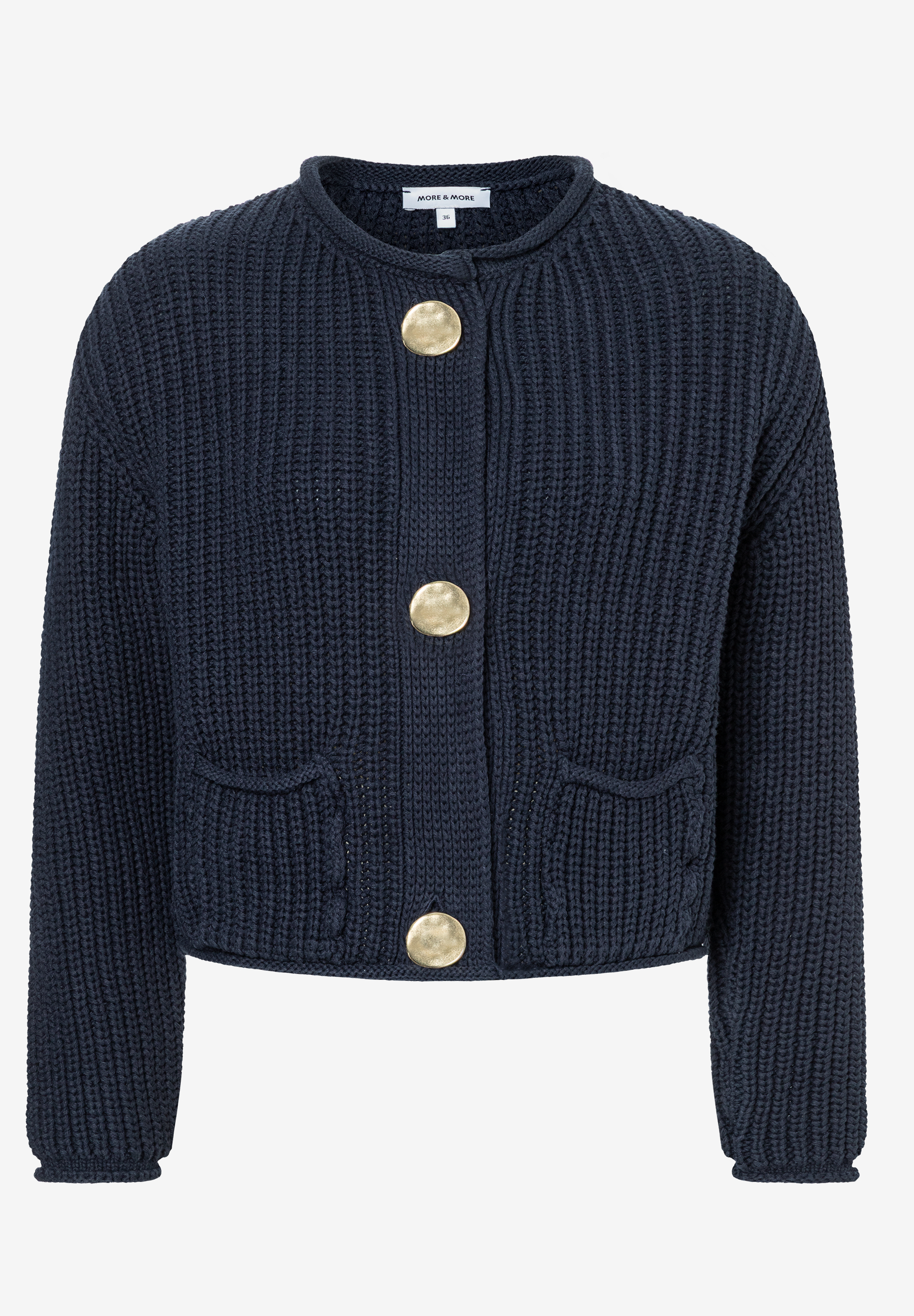 Marineblaue Rippstrickjacke von MORE & MORE mit goldenen Knöpfen und aufgesetzten Taschen. Marineblaue Rippstrickjacke von MORE & MORE mit goldenen Knöpfen und aufgesetzten Taschen.