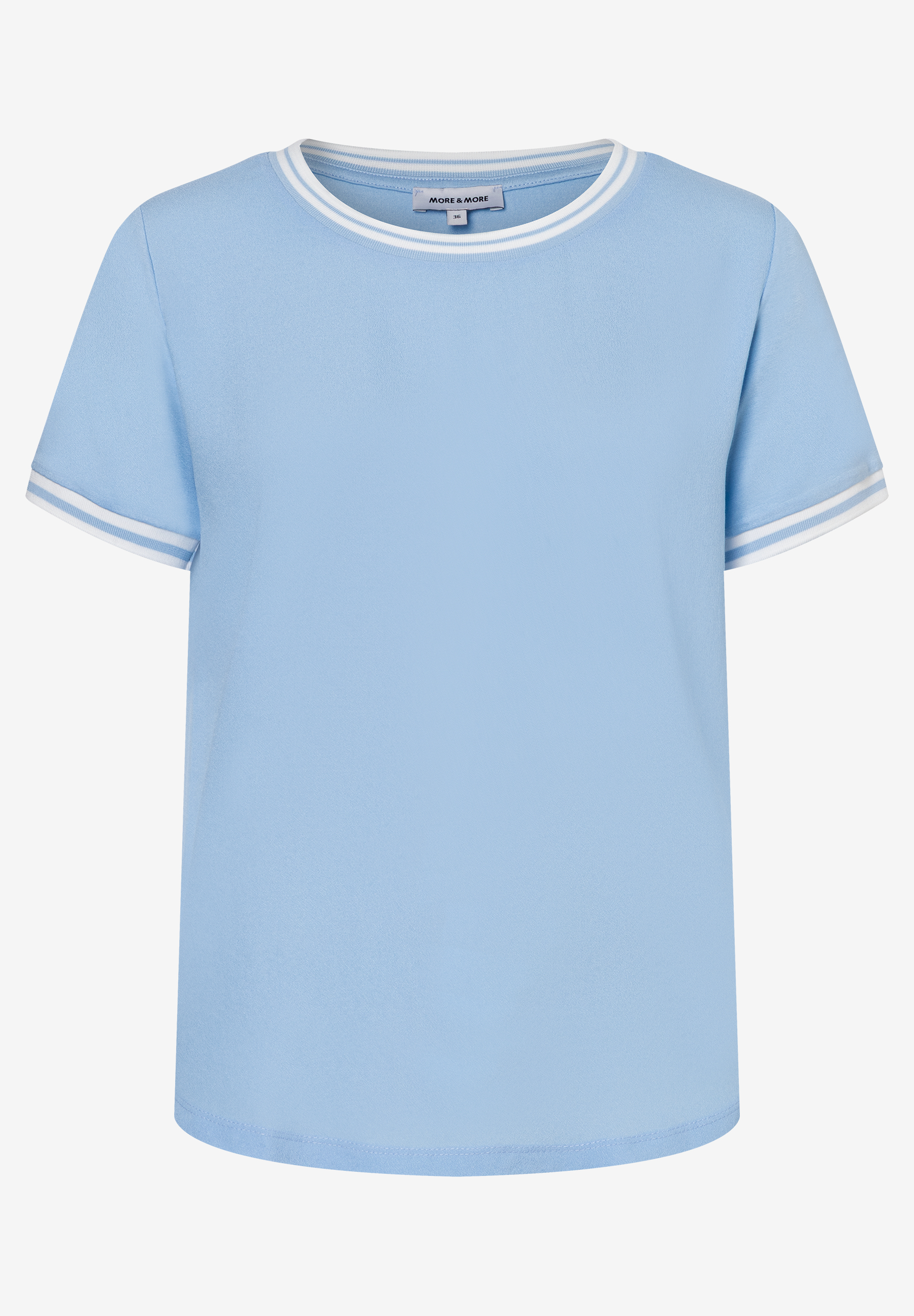 Ein hellblaues MORE & MORE T-Shirt mit weißen Streifen am Hals und an den Ärmeln. Ein hellblaues MORE & MORE T-Shirt mit weißen Streifen am Hals und an den Ärmeln.