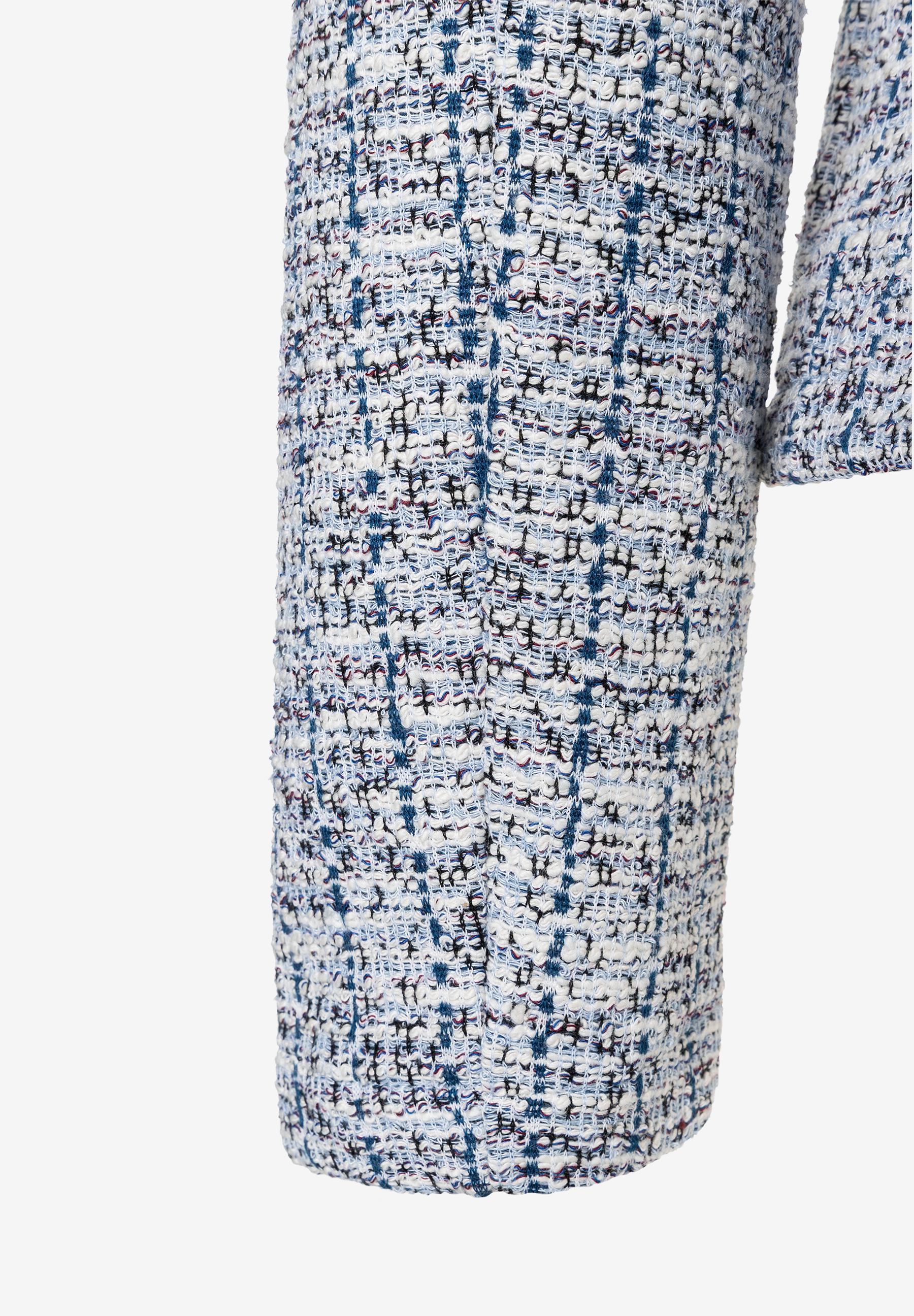 Detailansicht eines MORE & MORE Blazers aus Jersey-Bouclé mit angenehmem Tragekomfort. Detailansicht eines MORE & MORE Blazers aus Jersey-Bouclé mit angenehmem Tragekomfort.
