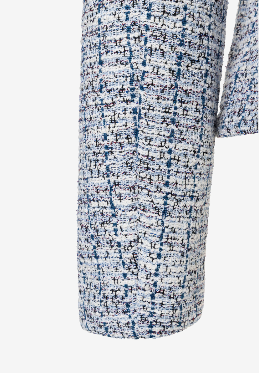 Detailansicht eines MORE & MORE Blazers aus Jersey-Bouclé mit angenehmem Tragekomfort. Detailansicht eines MORE & MORE Blazers aus Jersey-Bouclé mit angenehmem Tragekomfort.