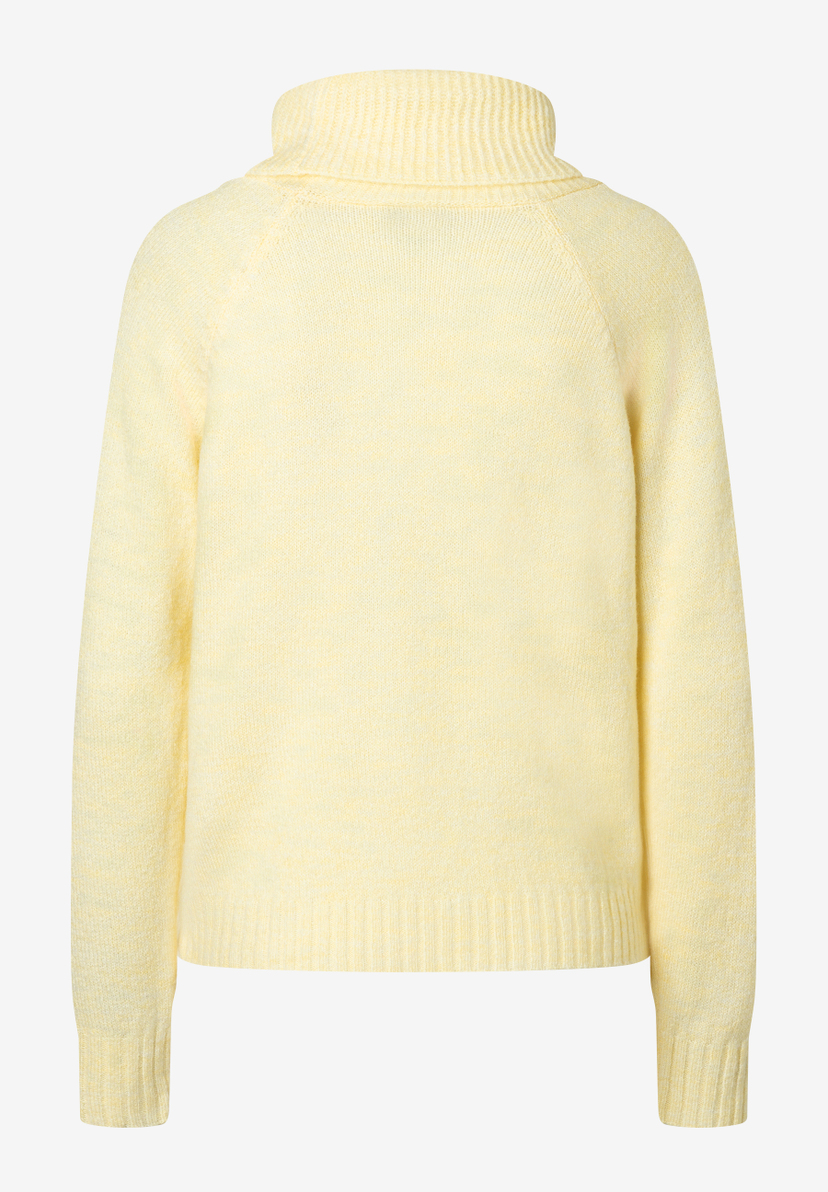 Ein hellgelber Strickpullover von MORE & MORE mit hohem Kragen und langen Ärmeln. Ein hellgelber Strickpullover von MORE & MORE mit hohem Kragen und langen Ärmeln.