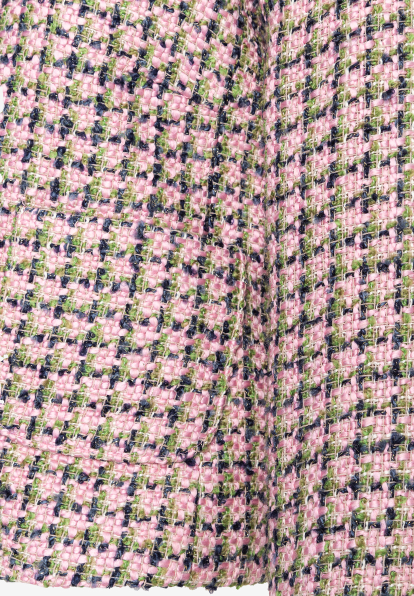 Detailaufnahme eines MORE & MORE Blazers mit pinkfarbenem, grünem und dunkelblauem Tweed-Muster. Detailaufnahme eines MORE & MORE Blazers mit pinkfarbenem, grünem und dunkelblauem Tweed-Muster.