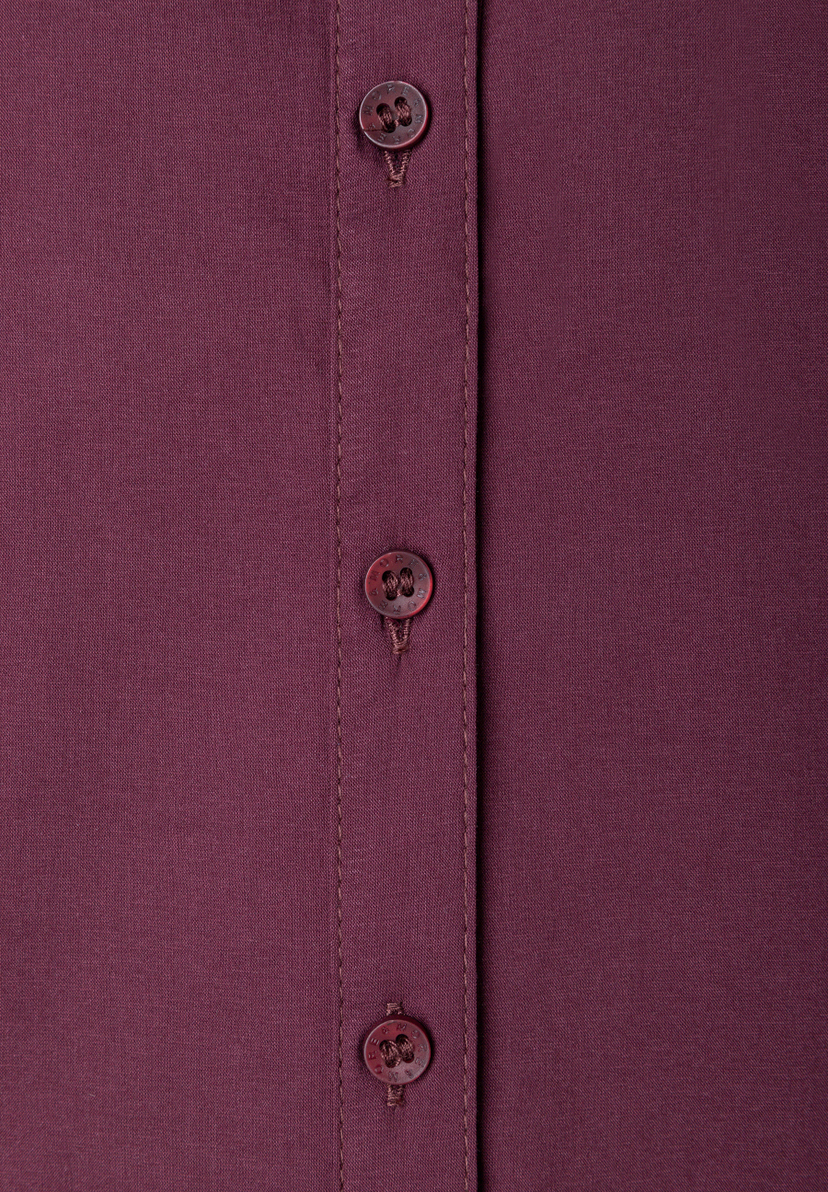 MORE & MORE Oberteil: Elegante weinrote Bluse aus Baumwolle mit Knopfleiste und dezenten Knöpfen. Klassisch & vielseitig. MORE & MORE Oberteil: Elegante weinrote Bluse aus Baumwolle mit Knopfleiste und dezenten Knöpfen. Klassisch & vielseitig.