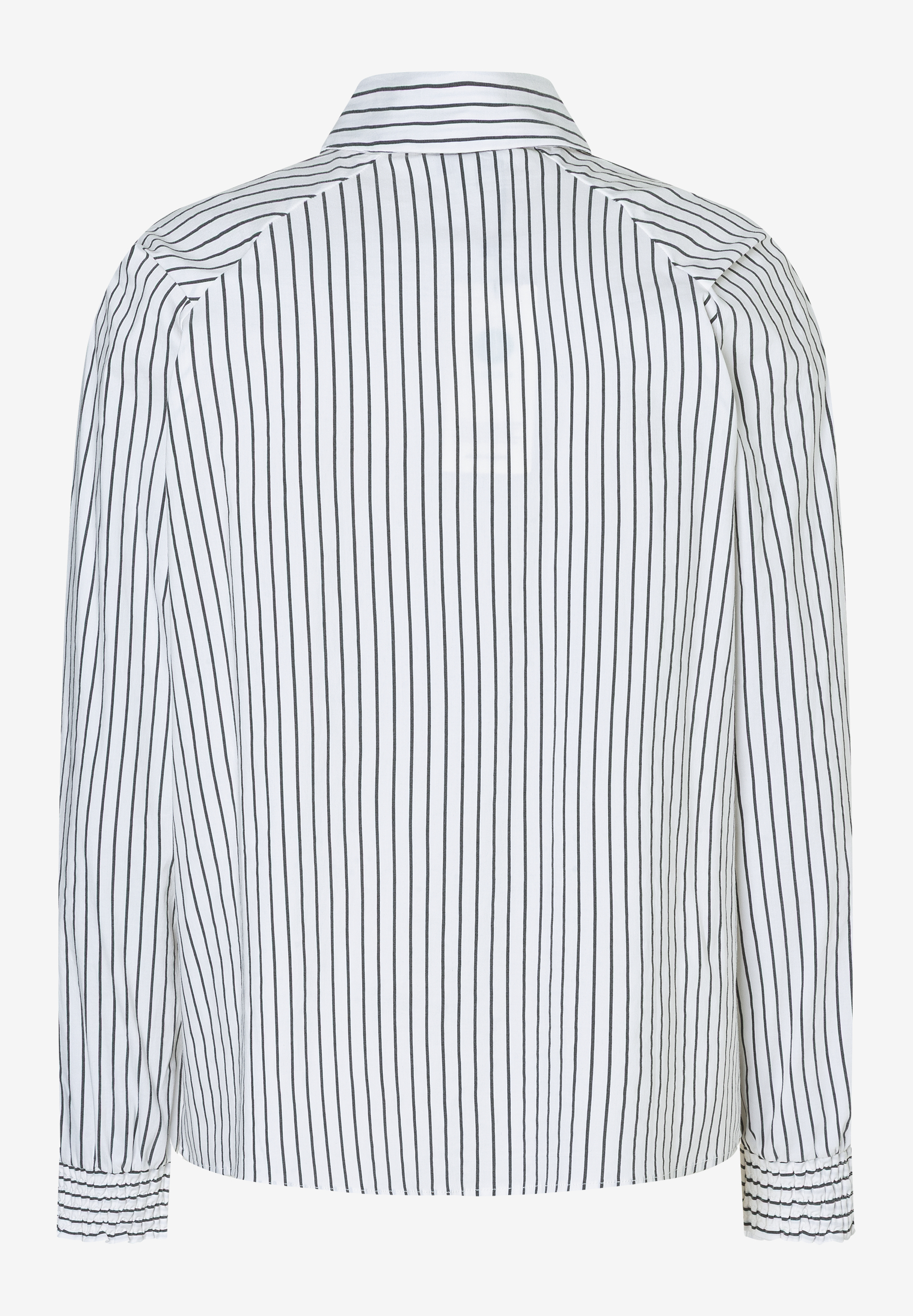 Die MORE & MORE Bluse ist weiß mit feinen, schwarzen Streifen und langärmlig. Zu sehen ist die Rückansicht. Die MORE & MORE Bluse ist weiß mit feinen, schwarzen Streifen und langärmlig. Zu sehen ist die Rückansicht.