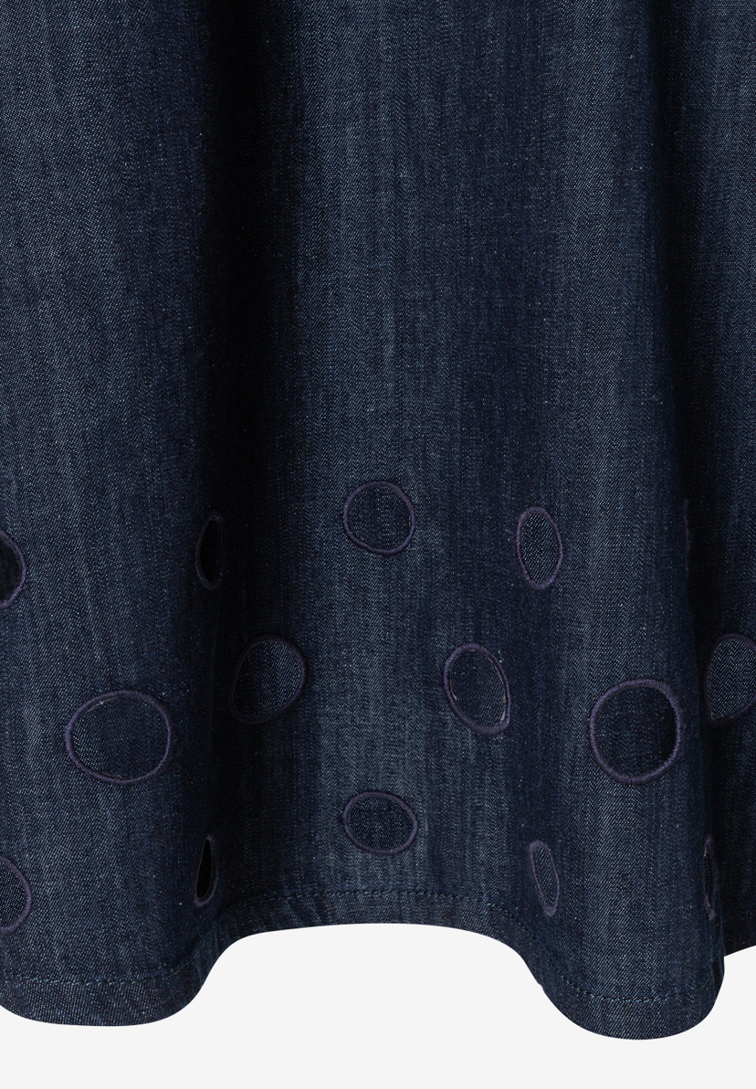 MORE & MORE Oberteil aus Denim mit Laser-Cut-Lochstickerei am Saum, angenehm zu tragen und hautfreundlich. MORE & MORE Oberteil aus Denim mit Laser-Cut-Lochstickerei am Saum, angenehm zu tragen und hautfreundlich.
