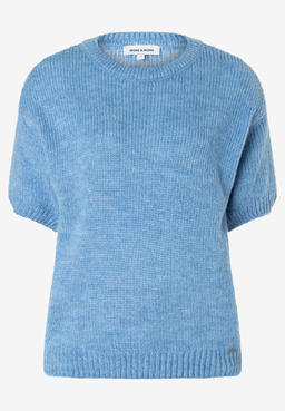 MORE & MORE Damen-Pullover in Hellblau mit Rundhalsausschnitt und kurzen Ärmeln, vorne mittig gezeigt.
